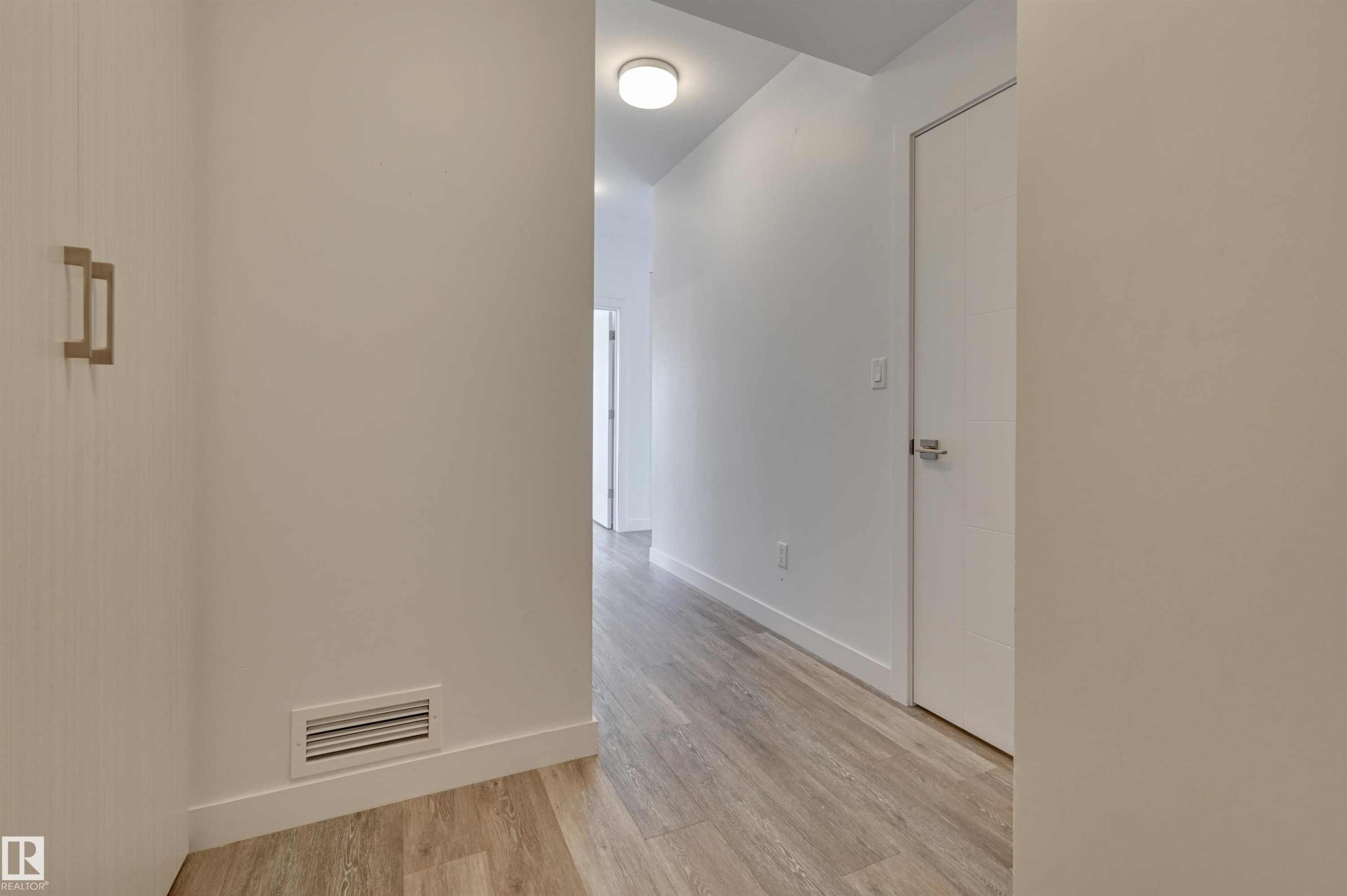 206 10837 83 Avenue, Edmonton, AB - Indoor Photo Showing Other Room