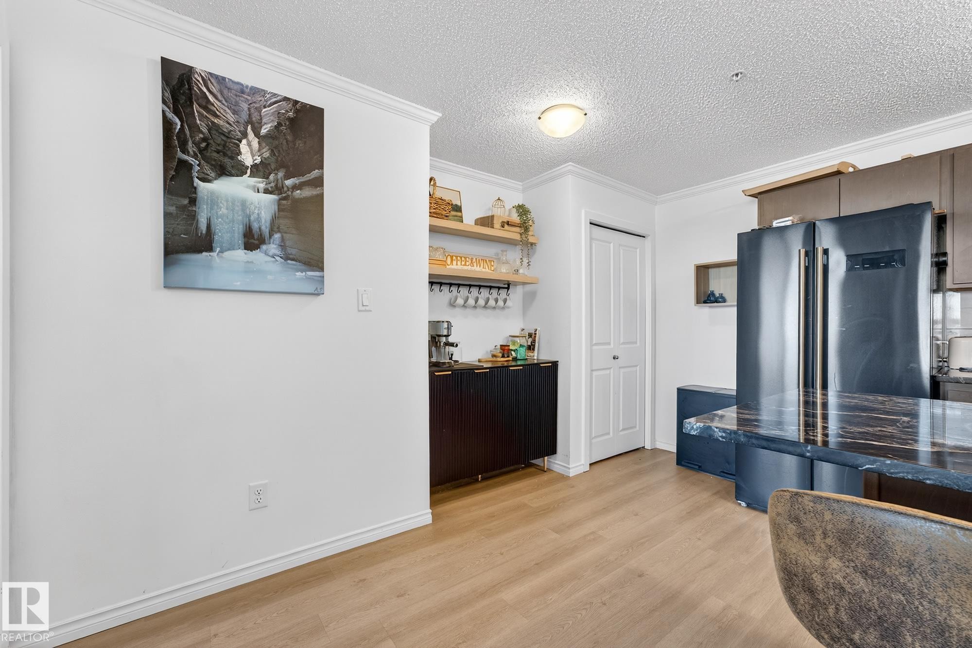 357 1196 Hyndman Road, Edmonton, AB - Indoor Photo Showing Other Room