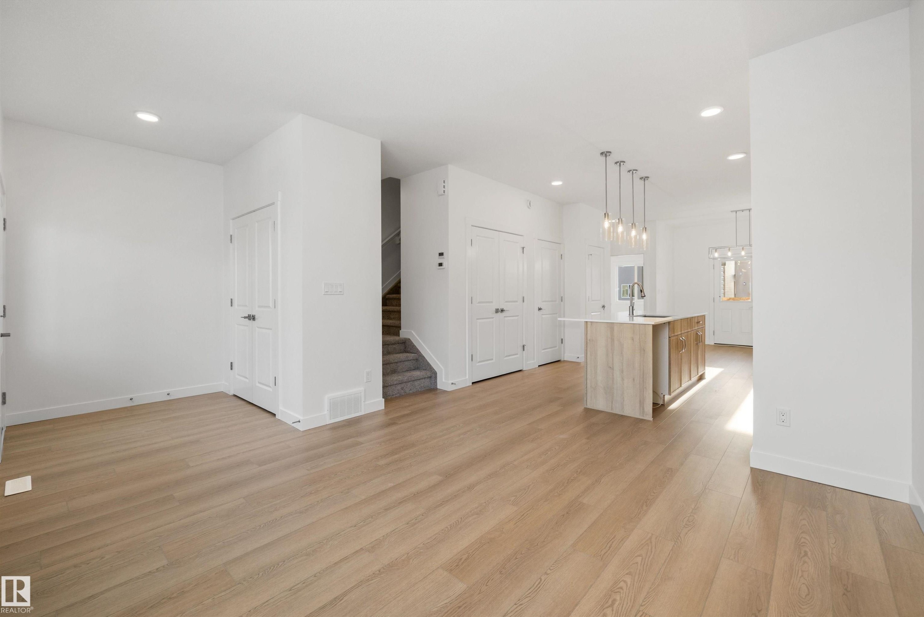 18859 29 Avenue, Edmonton, AB - Indoor