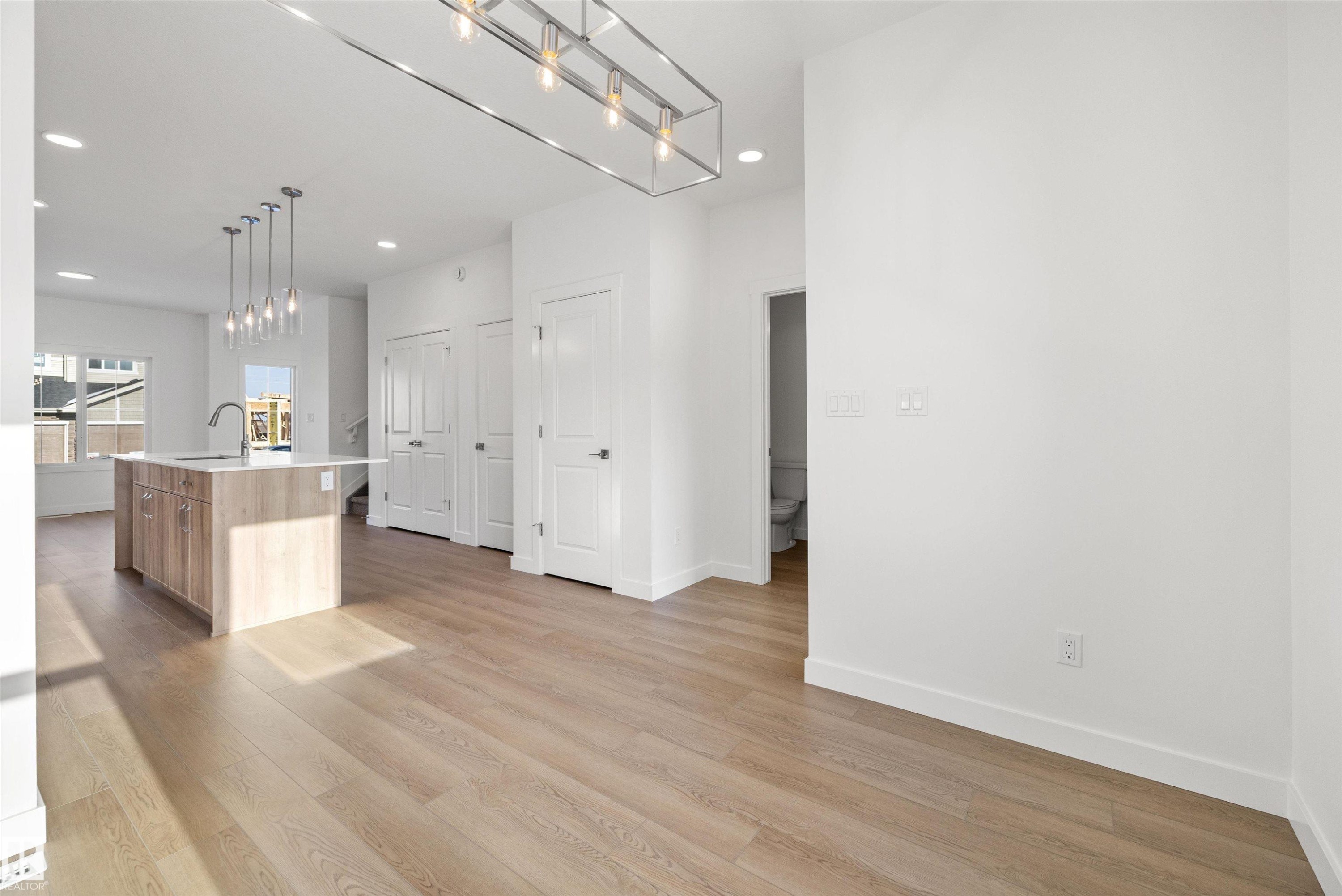 18859 29 Avenue, Edmonton, AB - Indoor