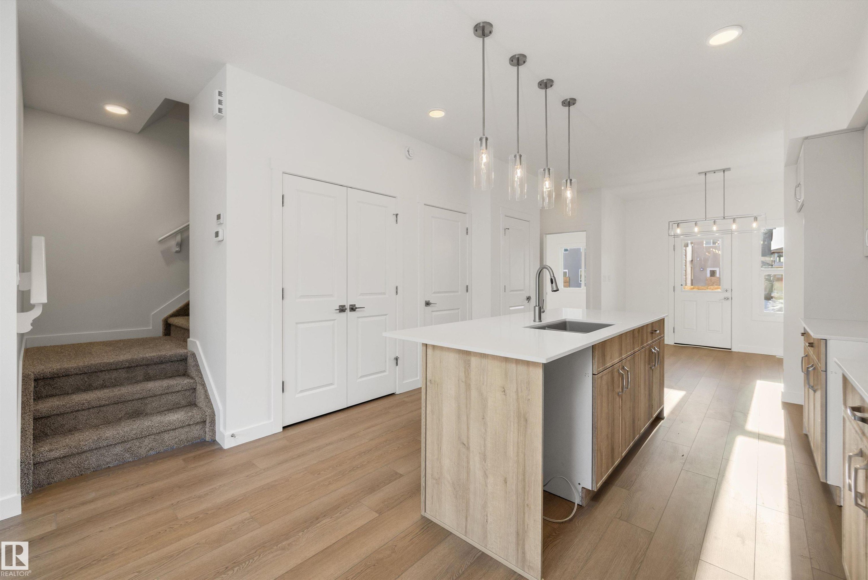 18859 29 Avenue, Edmonton, AB - Indoor Photo Showing Kitchen With Upgraded Kitchen