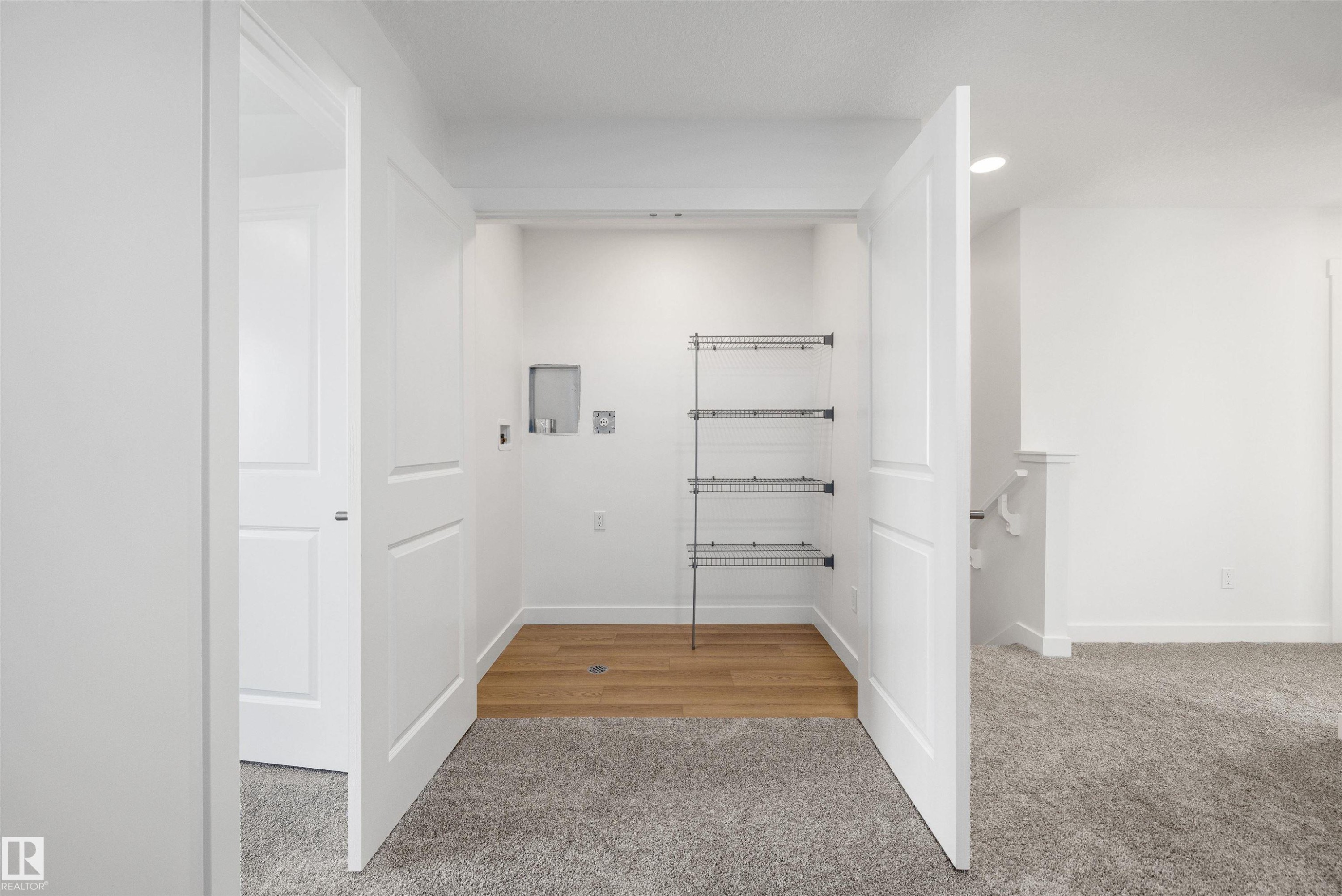 18859 29 Avenue, Edmonton, AB - Indoor Photo Showing Other Room