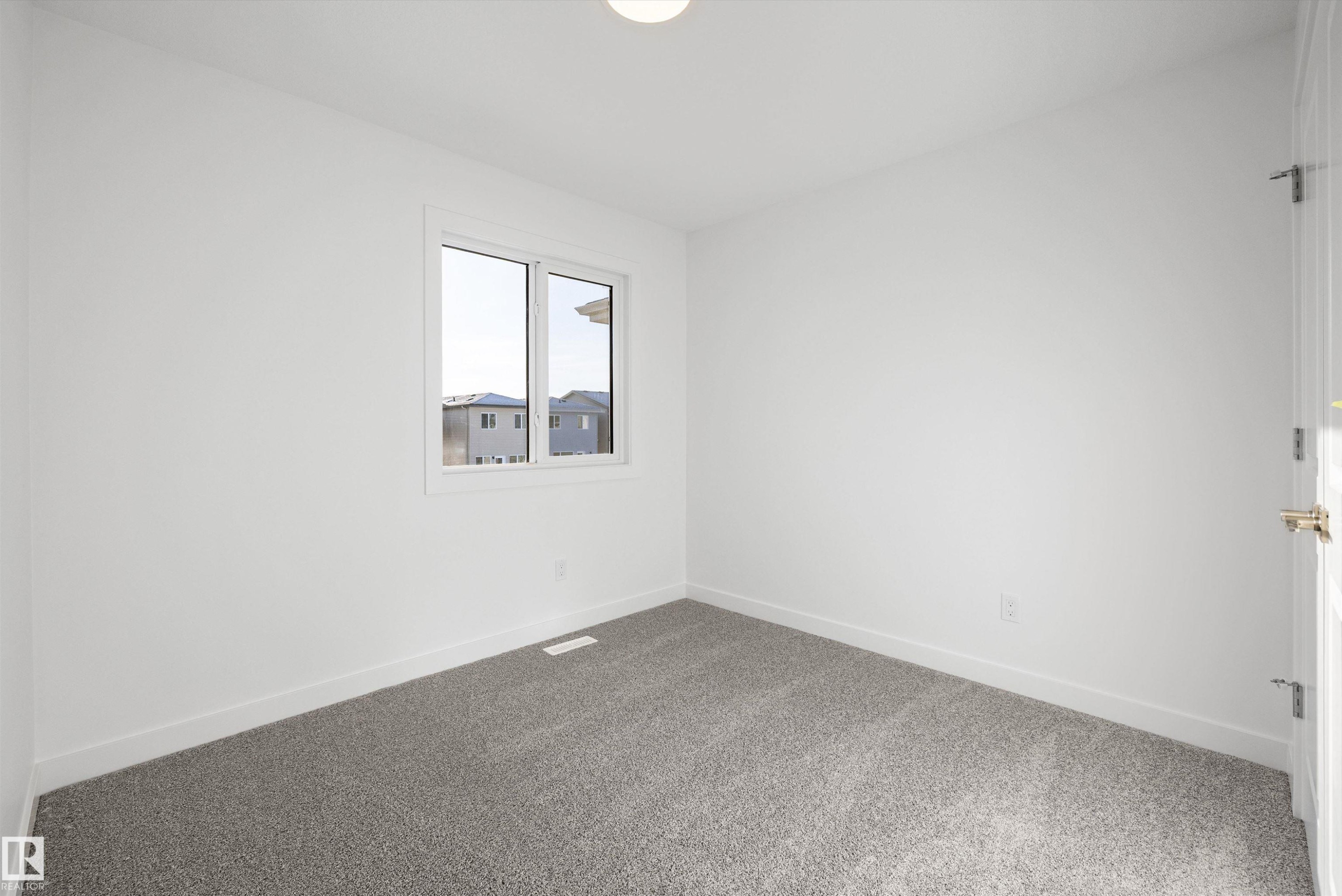 18859 29 Avenue, Edmonton, AB - Indoor Photo Showing Other Room