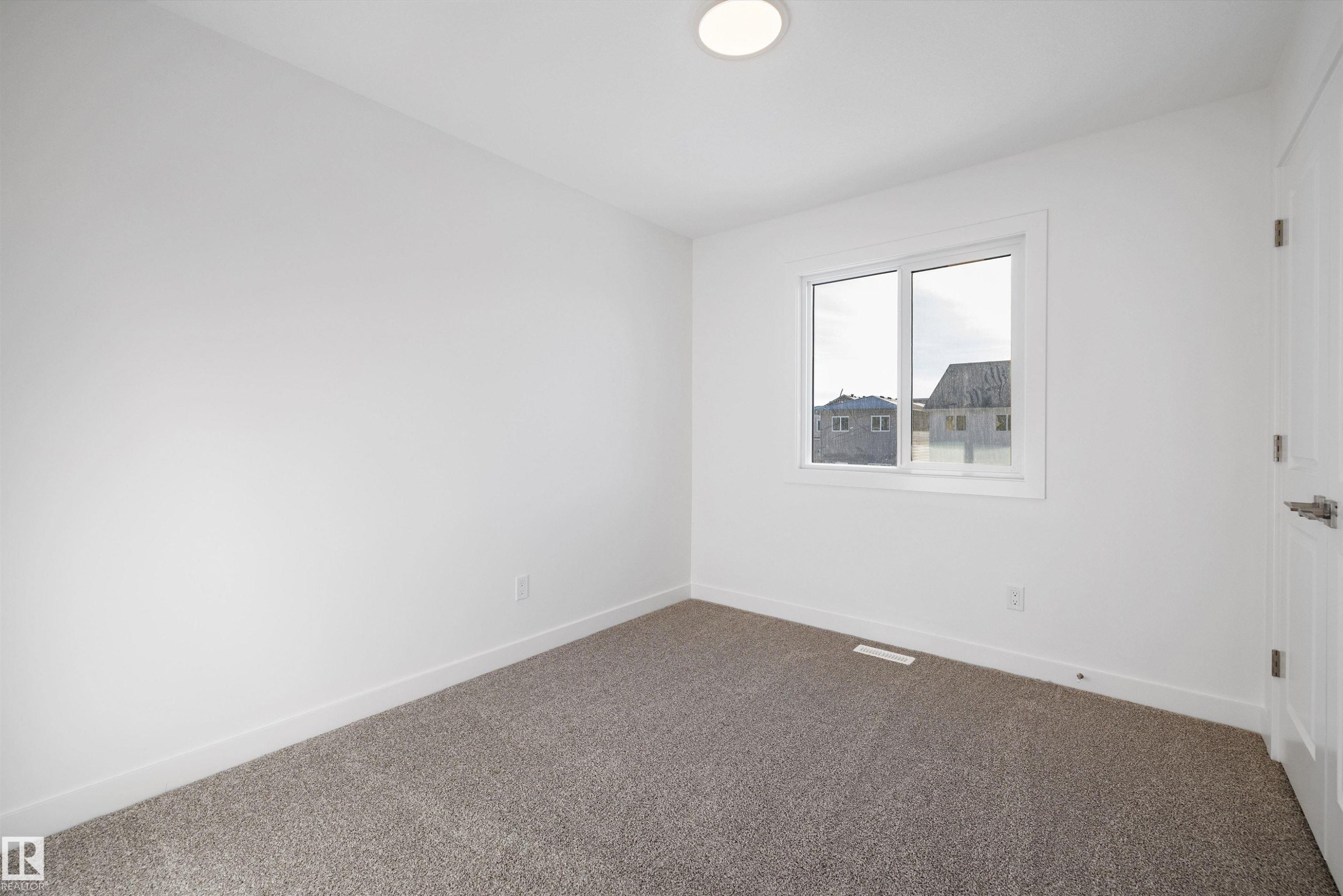 18859 29 Avenue, Edmonton, AB - Indoor Photo Showing Other Room