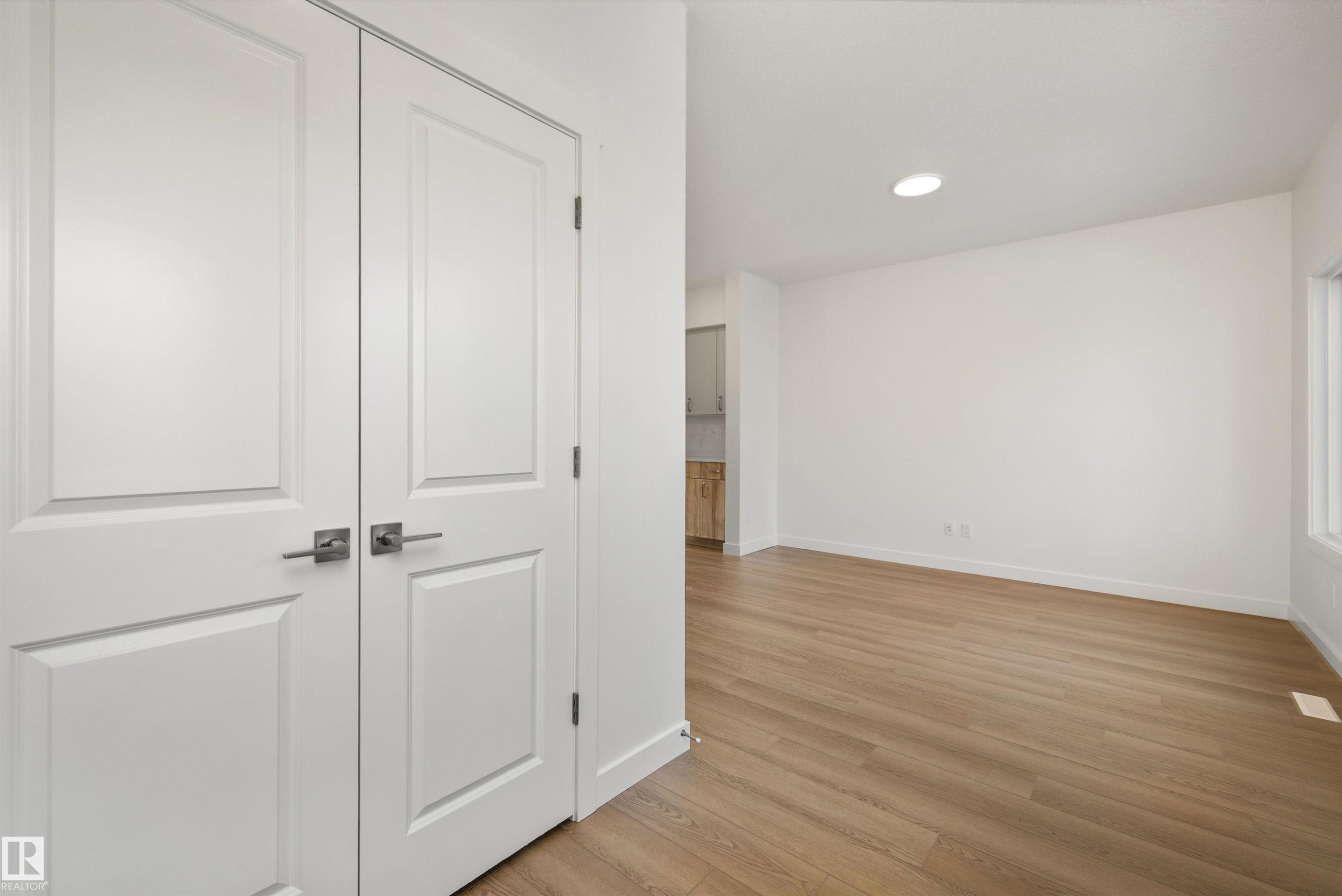 18859 29 Avenue, Edmonton, AB - Indoor Photo Showing Other Room