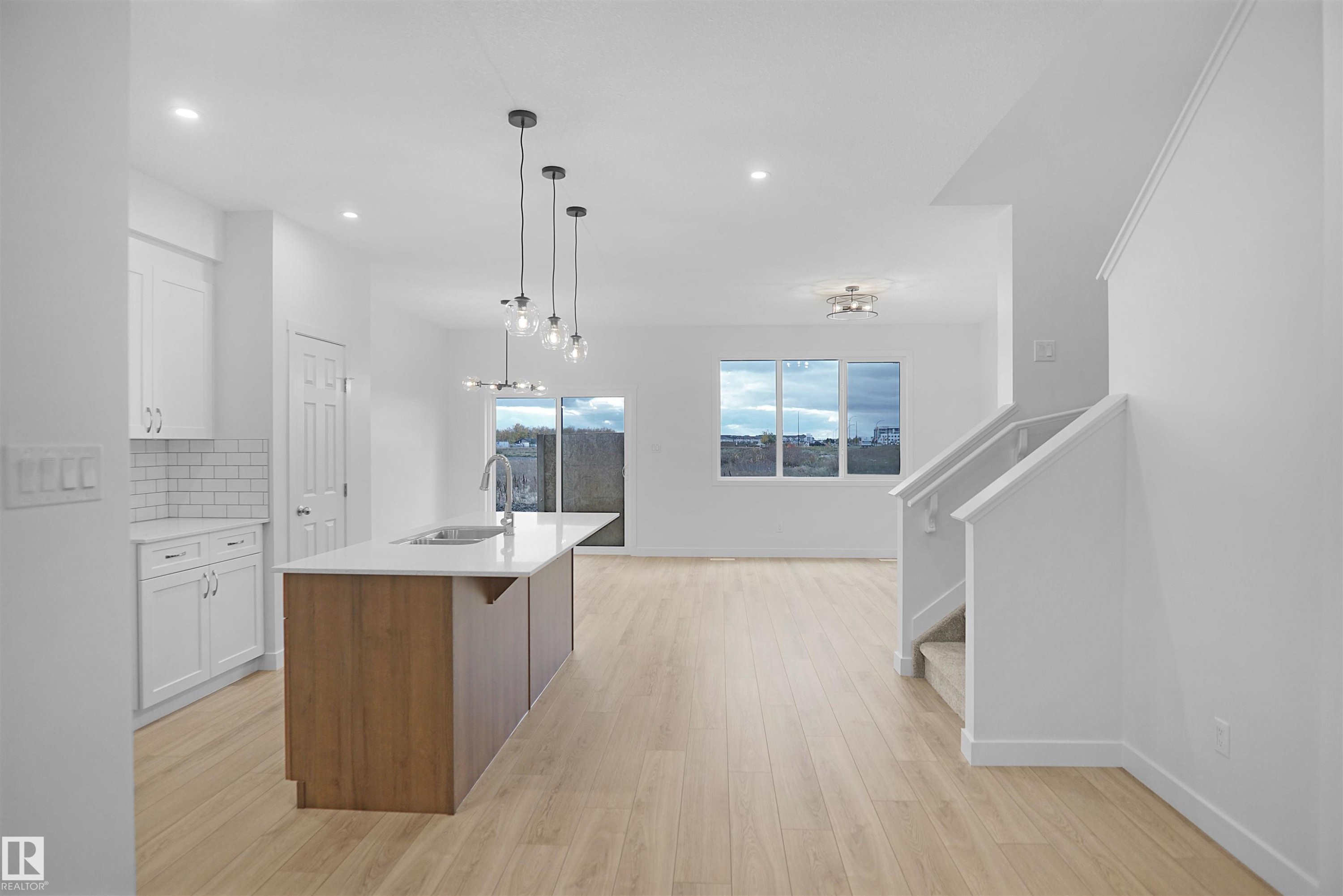 2266 194A Street, Edmonton, AB - Indoor Photo Showing Kitchen