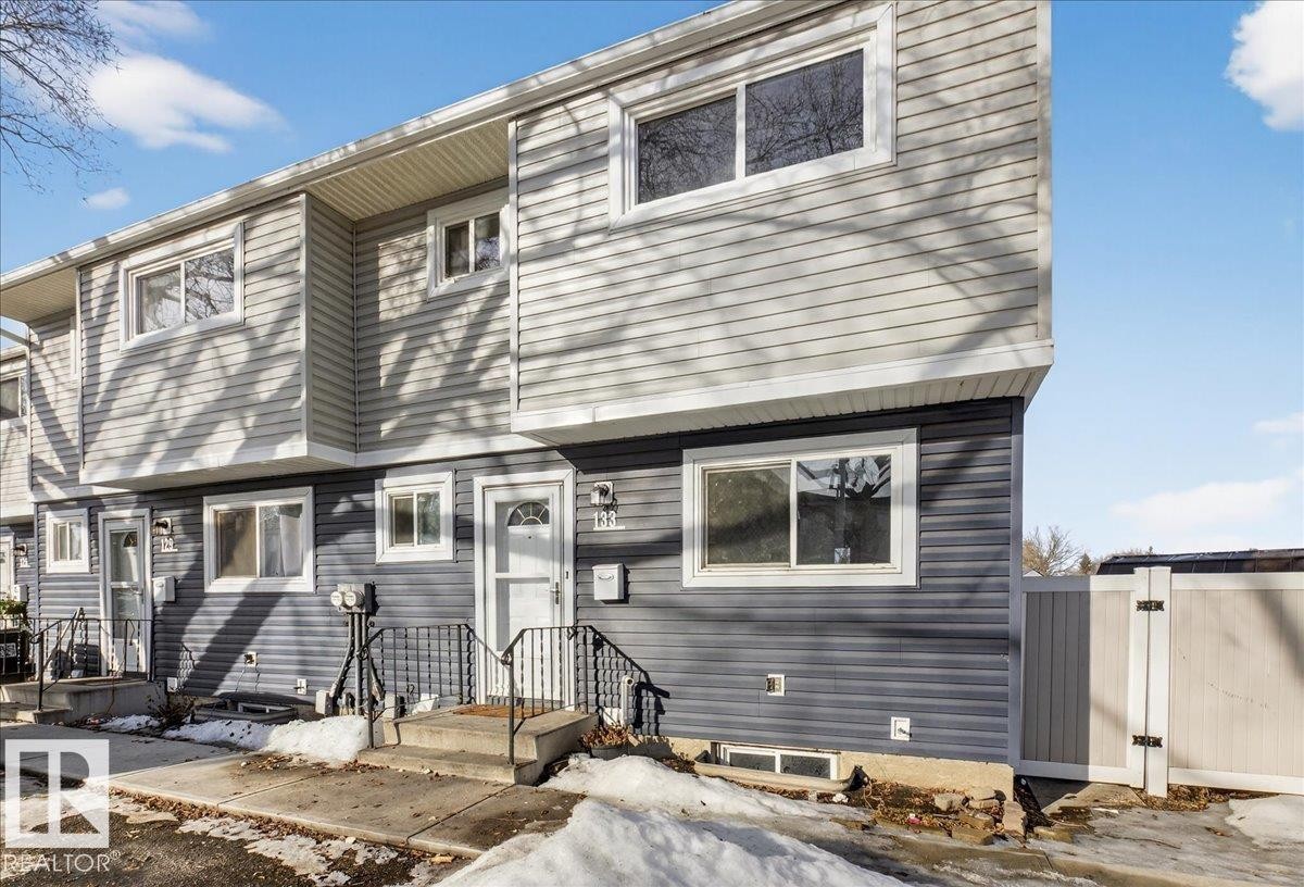 Colonial house featuring a gate - 133 Habitat Crescent, Edmonton, AB - Outdoor With Facade