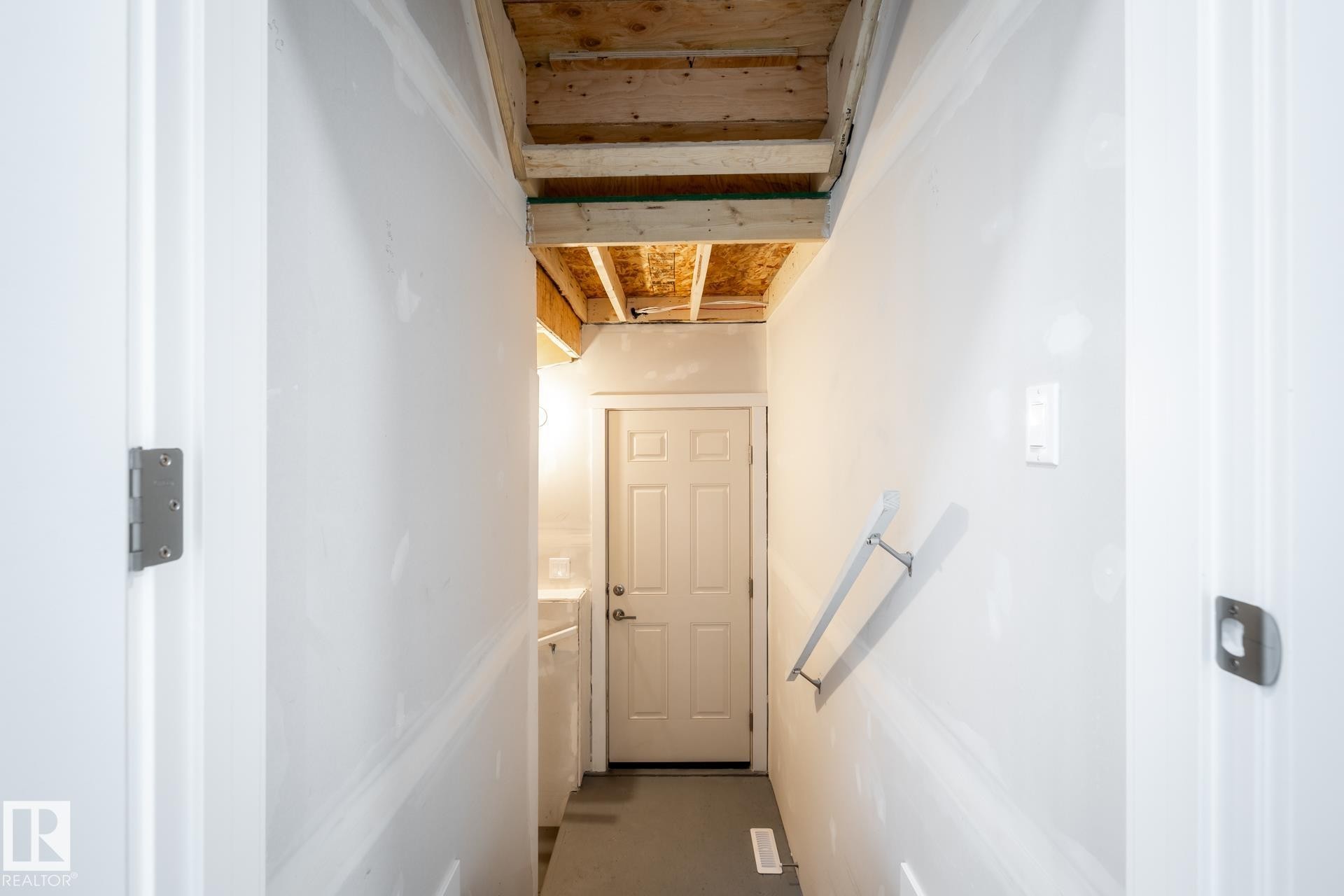 226 Falcon Crescent, Leduc, AB - Indoor Photo Showing Other Room