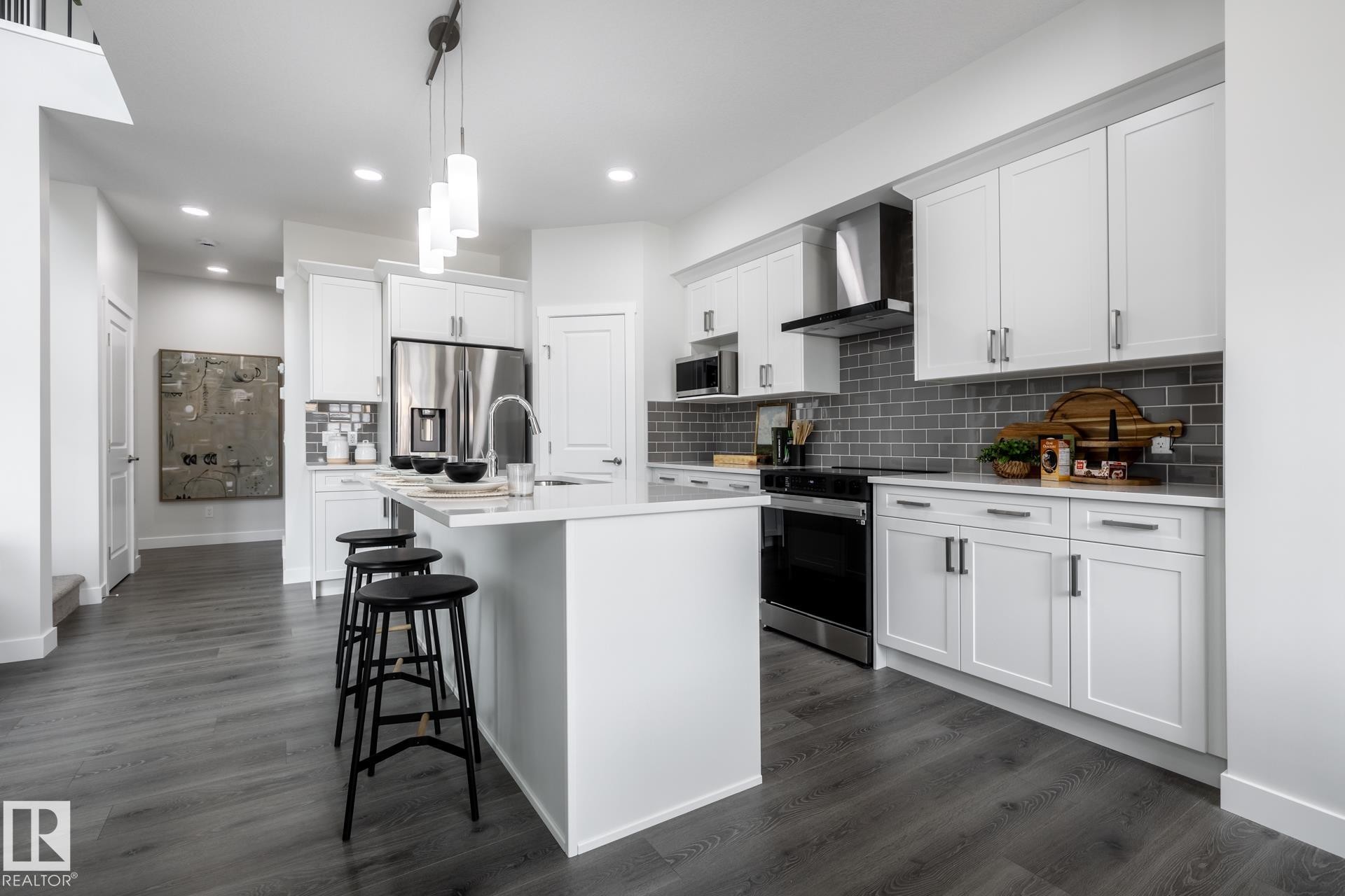 226 Falcon Crescent, Leduc, AB - Indoor Photo Showing Kitchen With Upgraded Kitchen