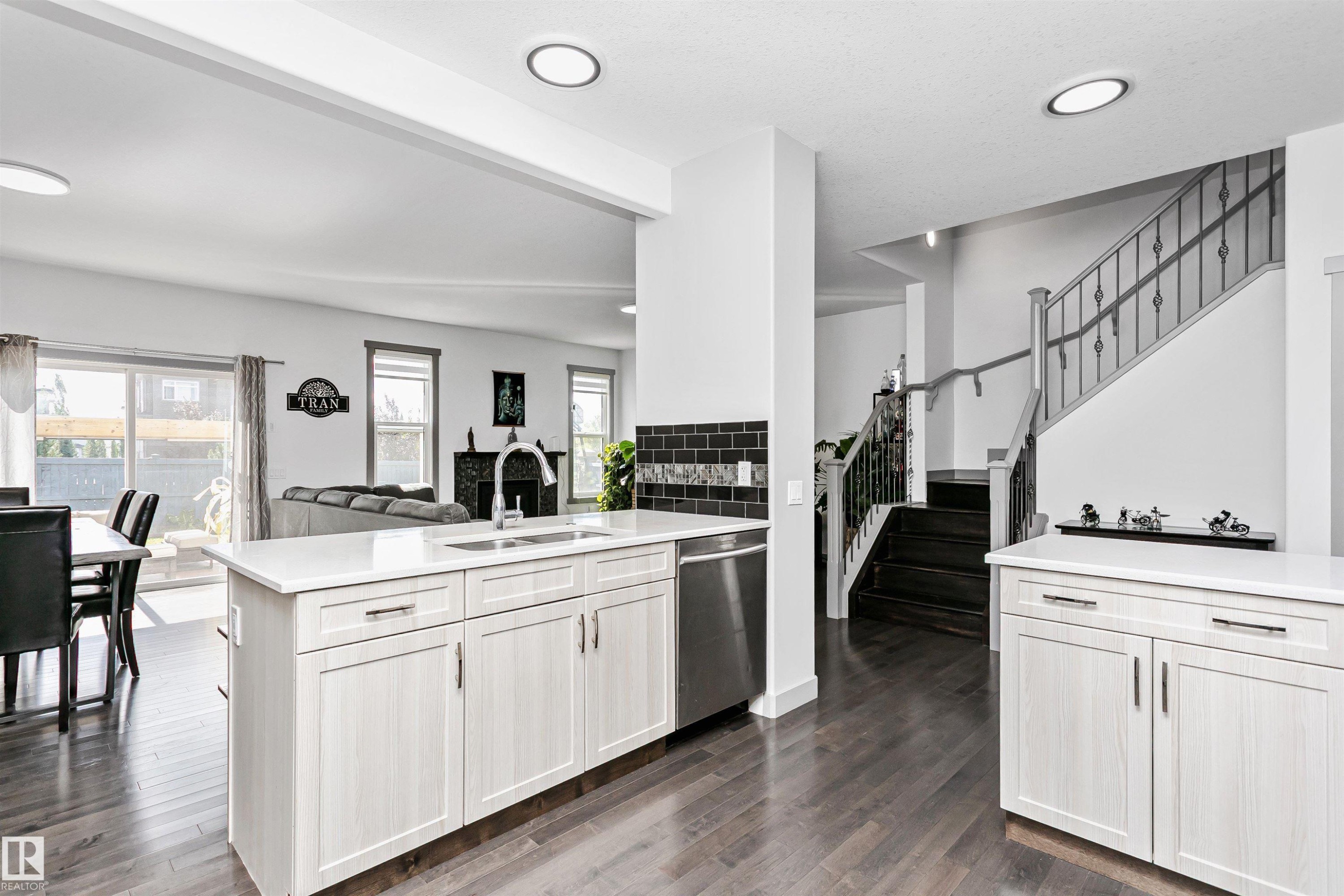 7703 Getty Wynd, Edmonton, AB - Indoor Photo Showing Kitchen