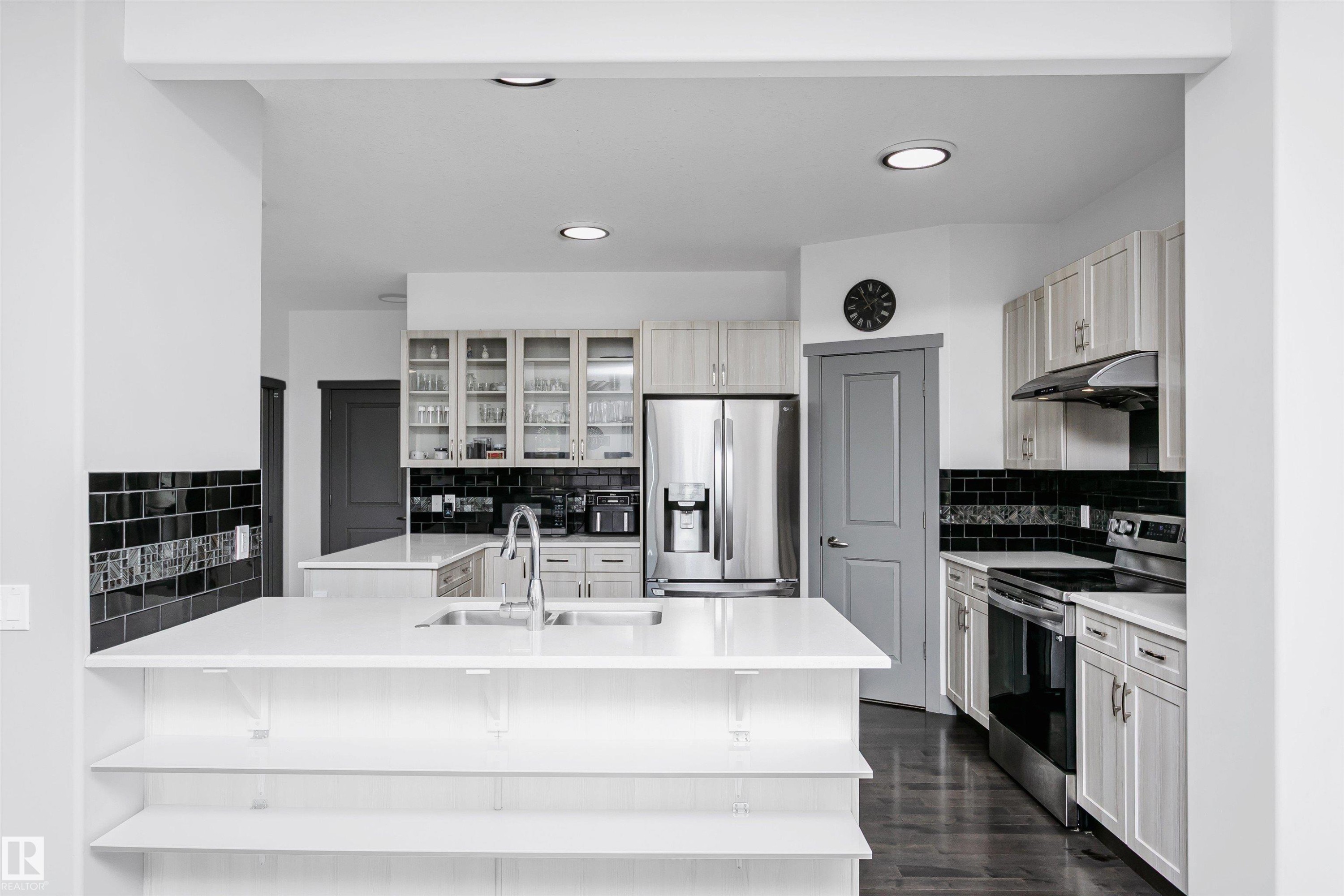 7703 Getty Wynd, Edmonton, AB - Indoor Photo Showing Kitchen With Double Sink