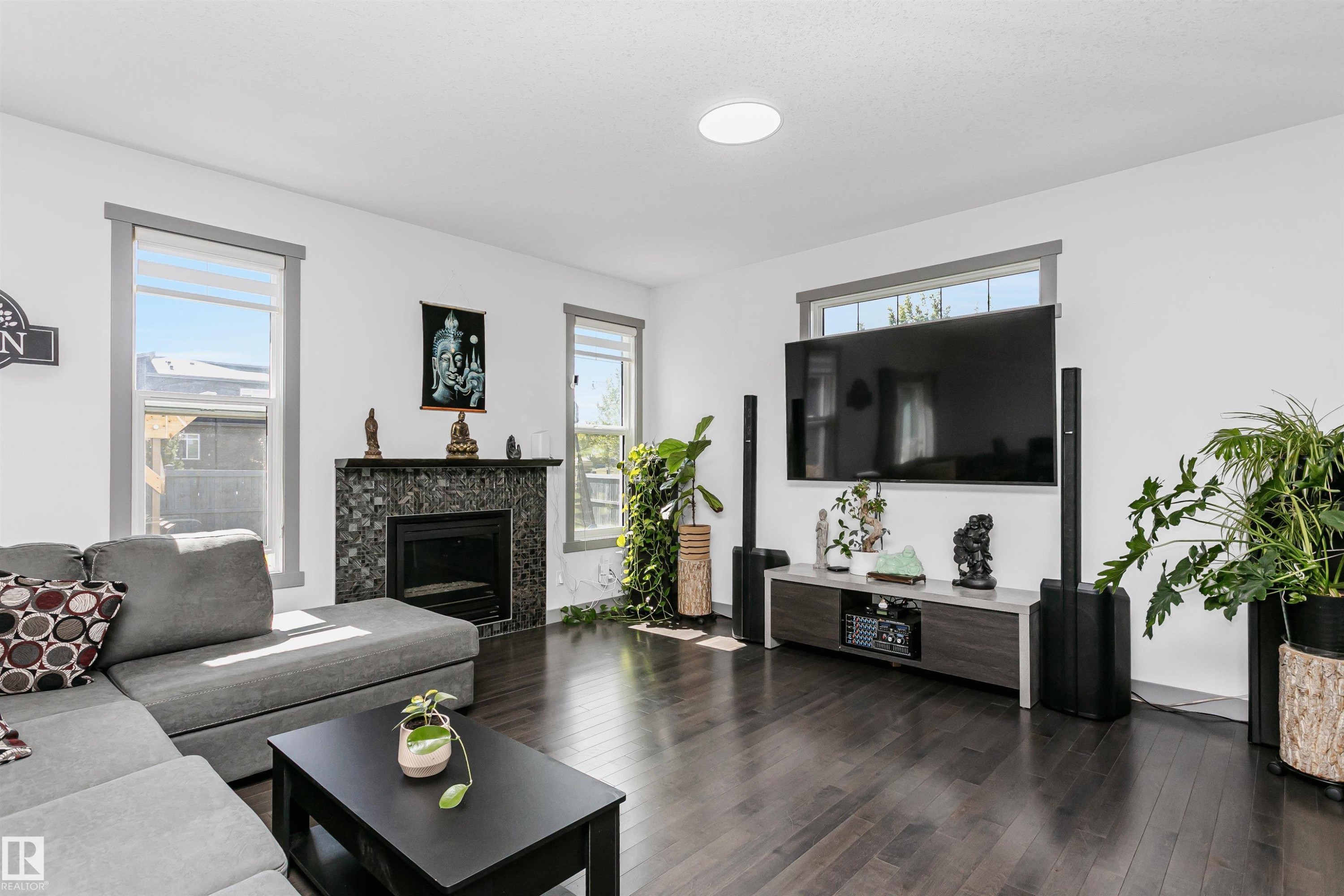7703 Getty Wynd, Edmonton, AB - Indoor Photo Showing Living Room With Fireplace