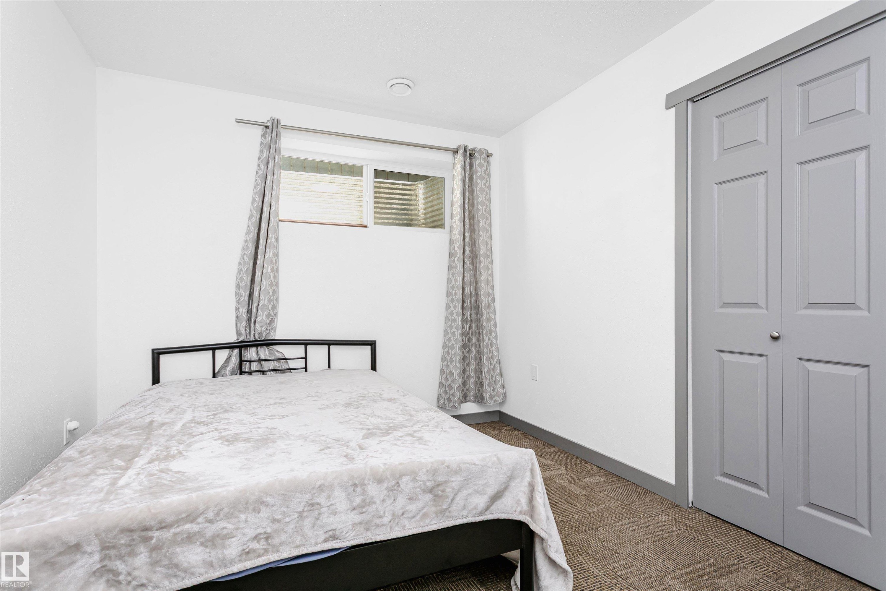 7703 Getty Wynd, Edmonton, AB - Indoor Photo Showing Bedroom