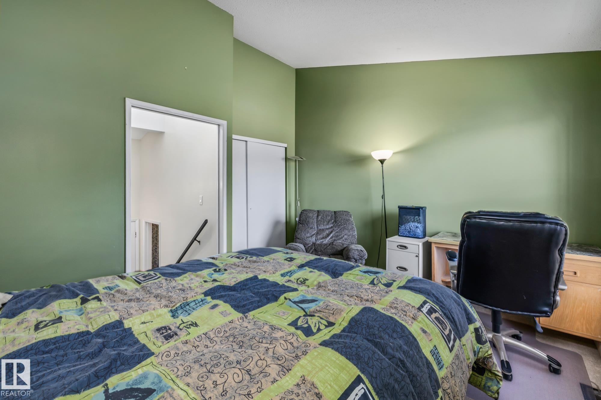 Bedroom featuring a desk - 11 Grandview Ridge, St. Albert, AB - Indoor Photo Showing Bedroom