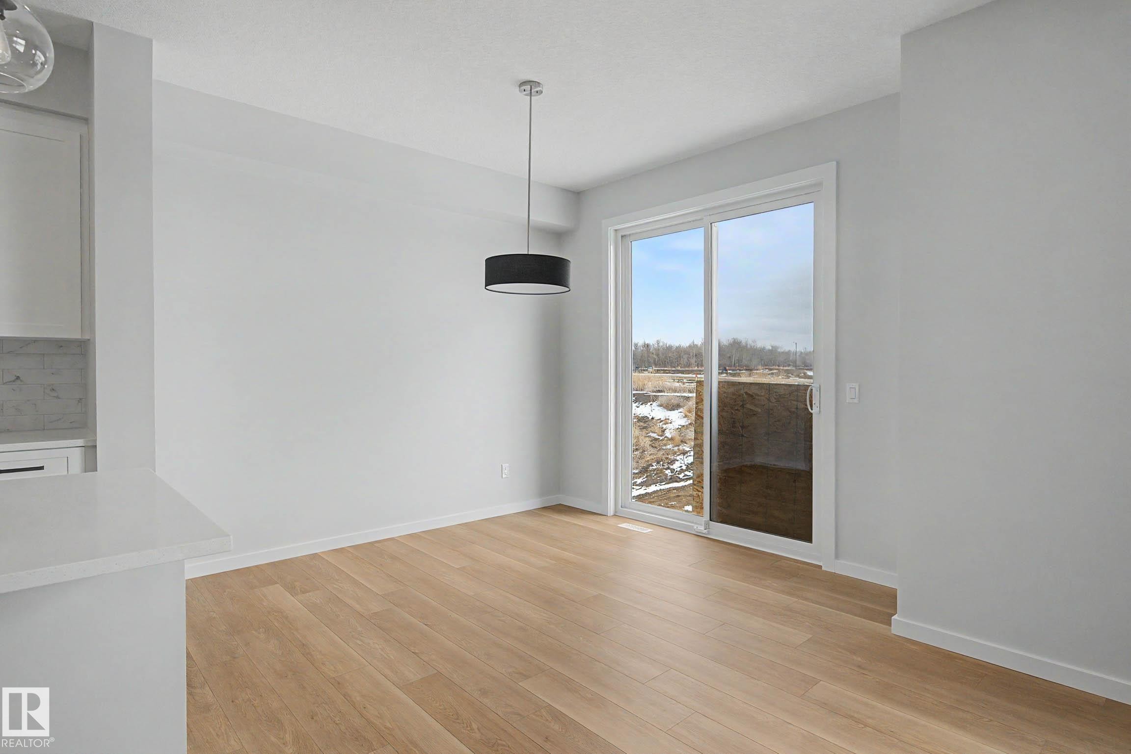 5433 Hawthorn Run, Edmonton, AB - Indoor
