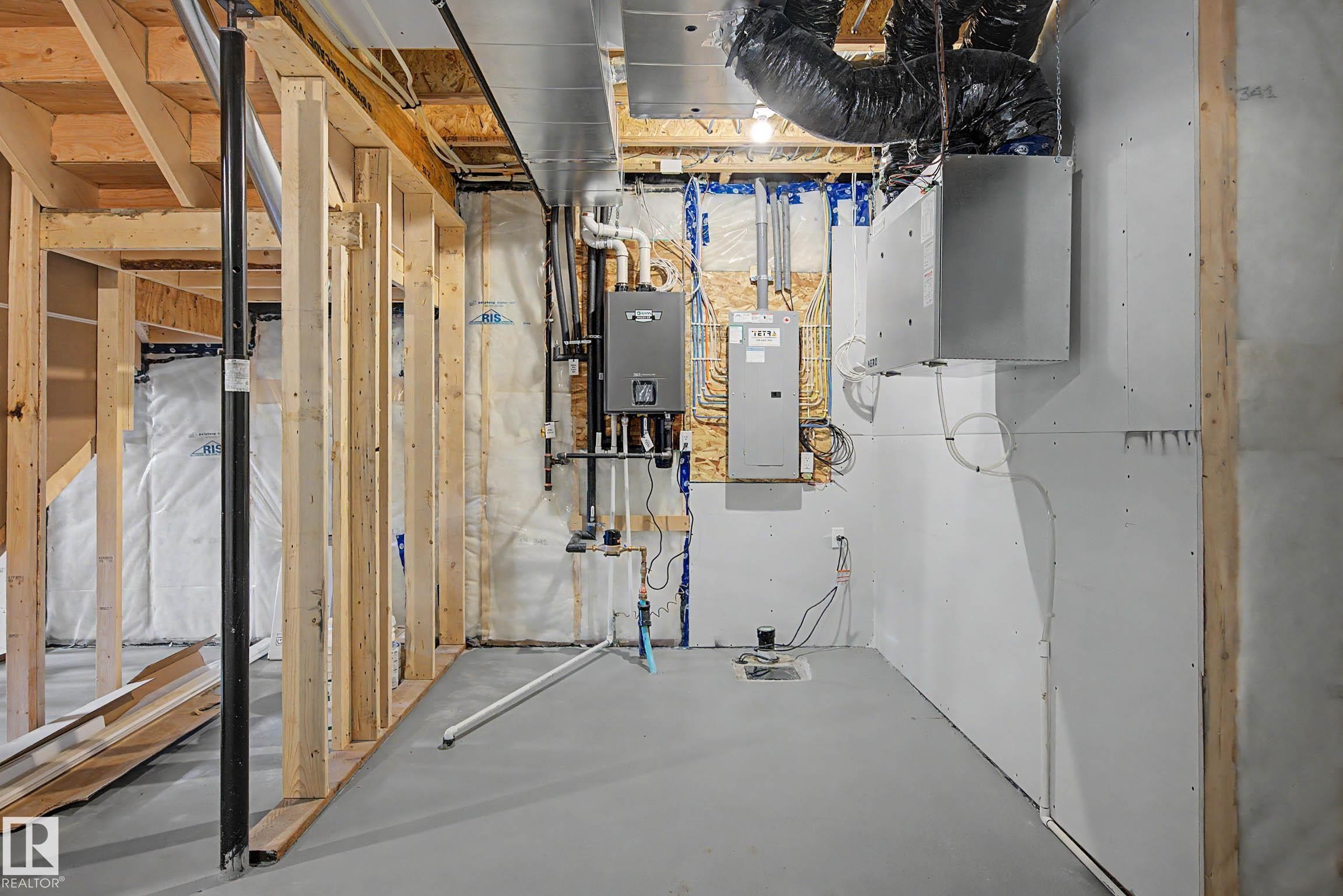 5433 Hawthorn Run, Edmonton, AB - Indoor Photo Showing Basement