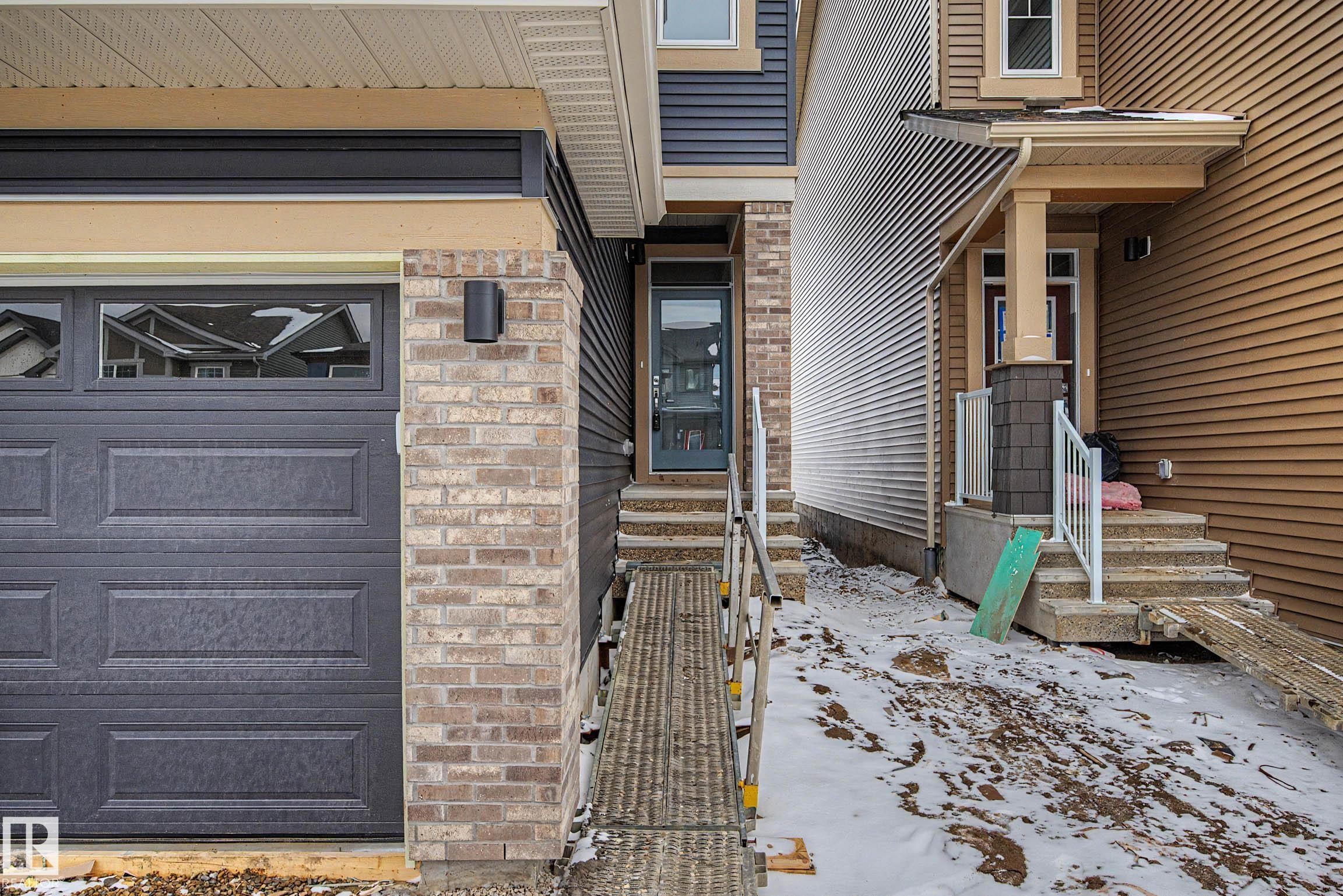 5433 Hawthorn Run, Edmonton, AB - Outdoor