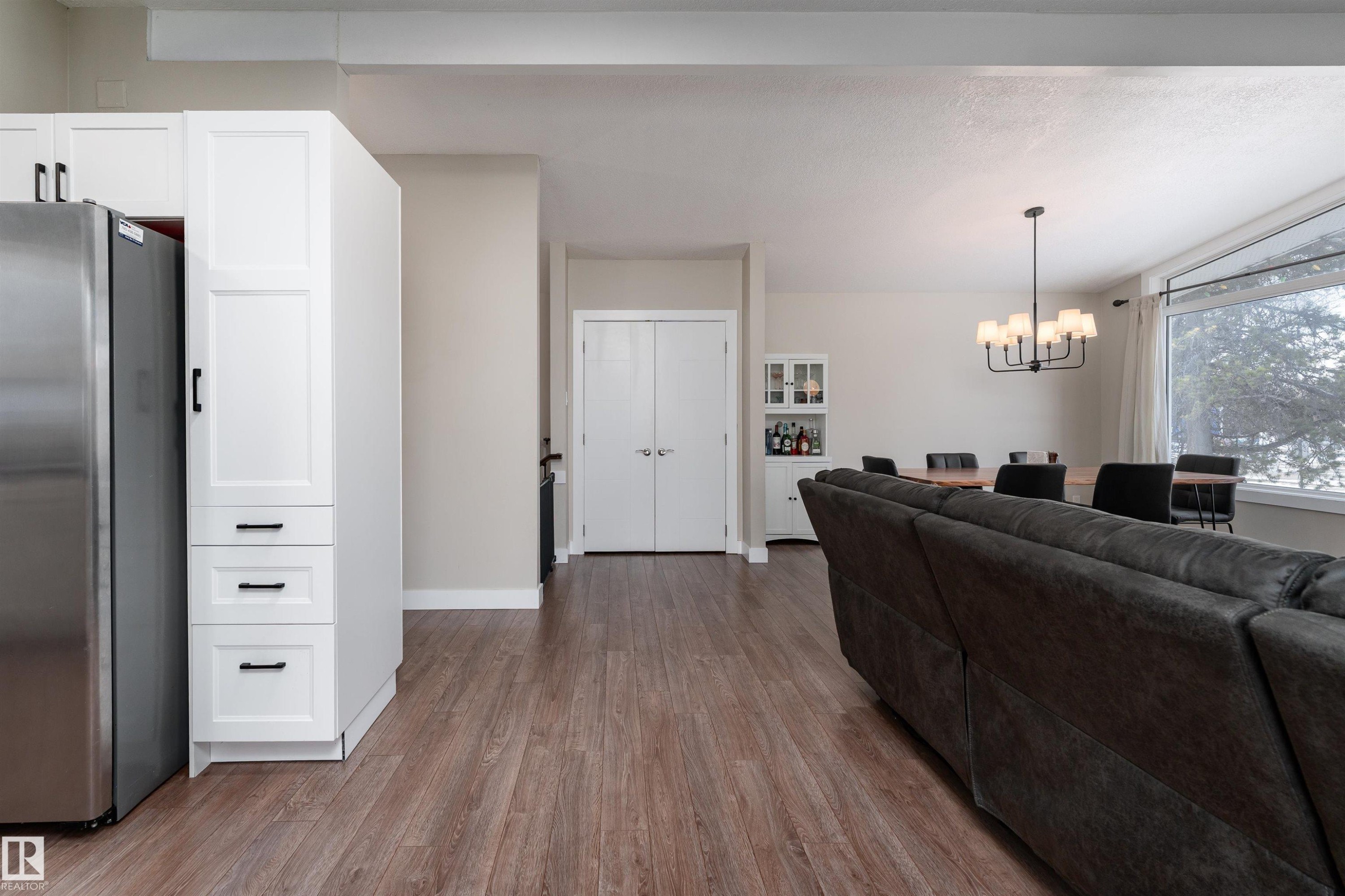 73 Grosvenor Boulevard, St. Albert, AB - Indoor