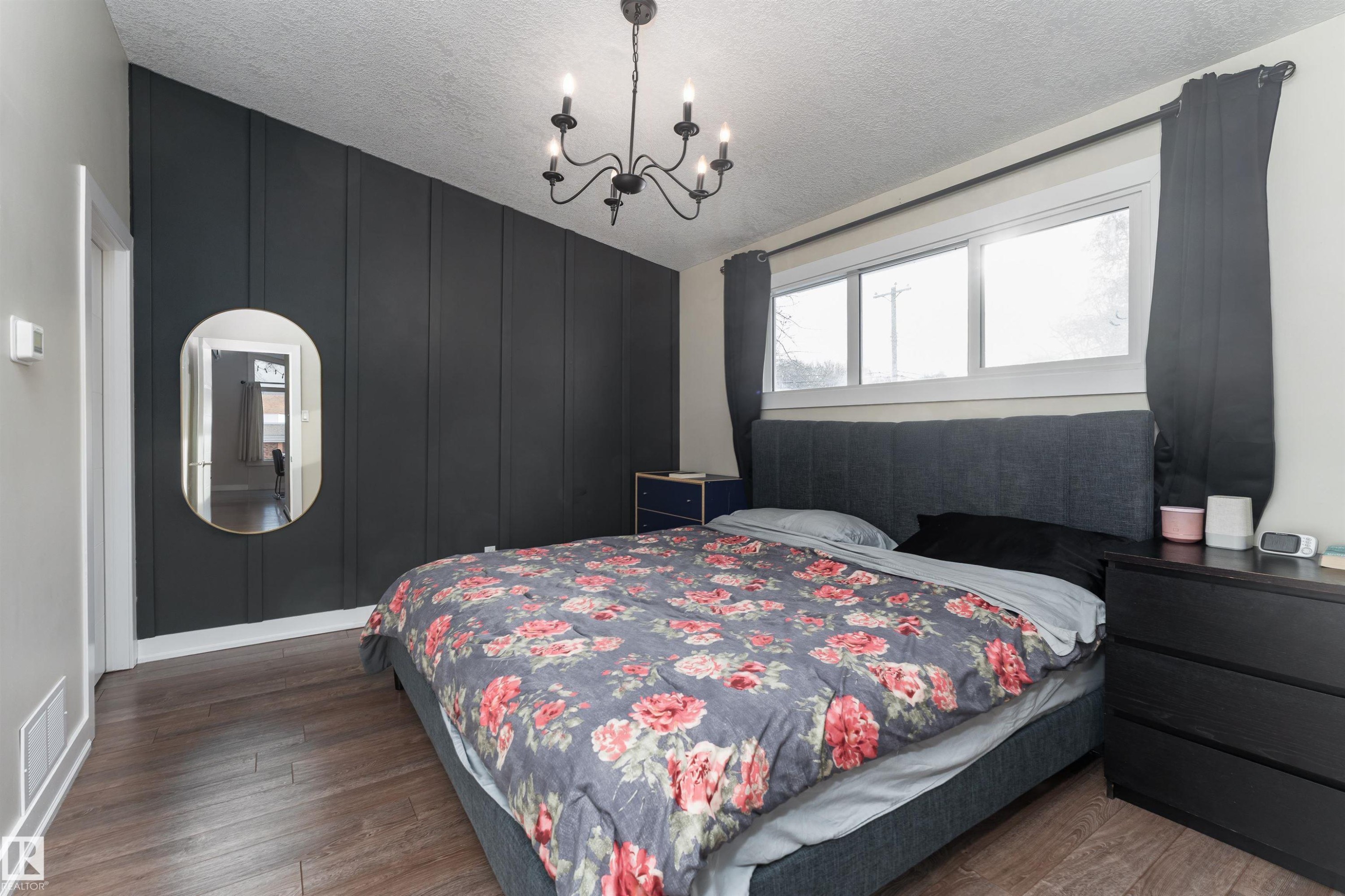 73 Grosvenor Boulevard, St. Albert, AB - Indoor Photo Showing Bedroom