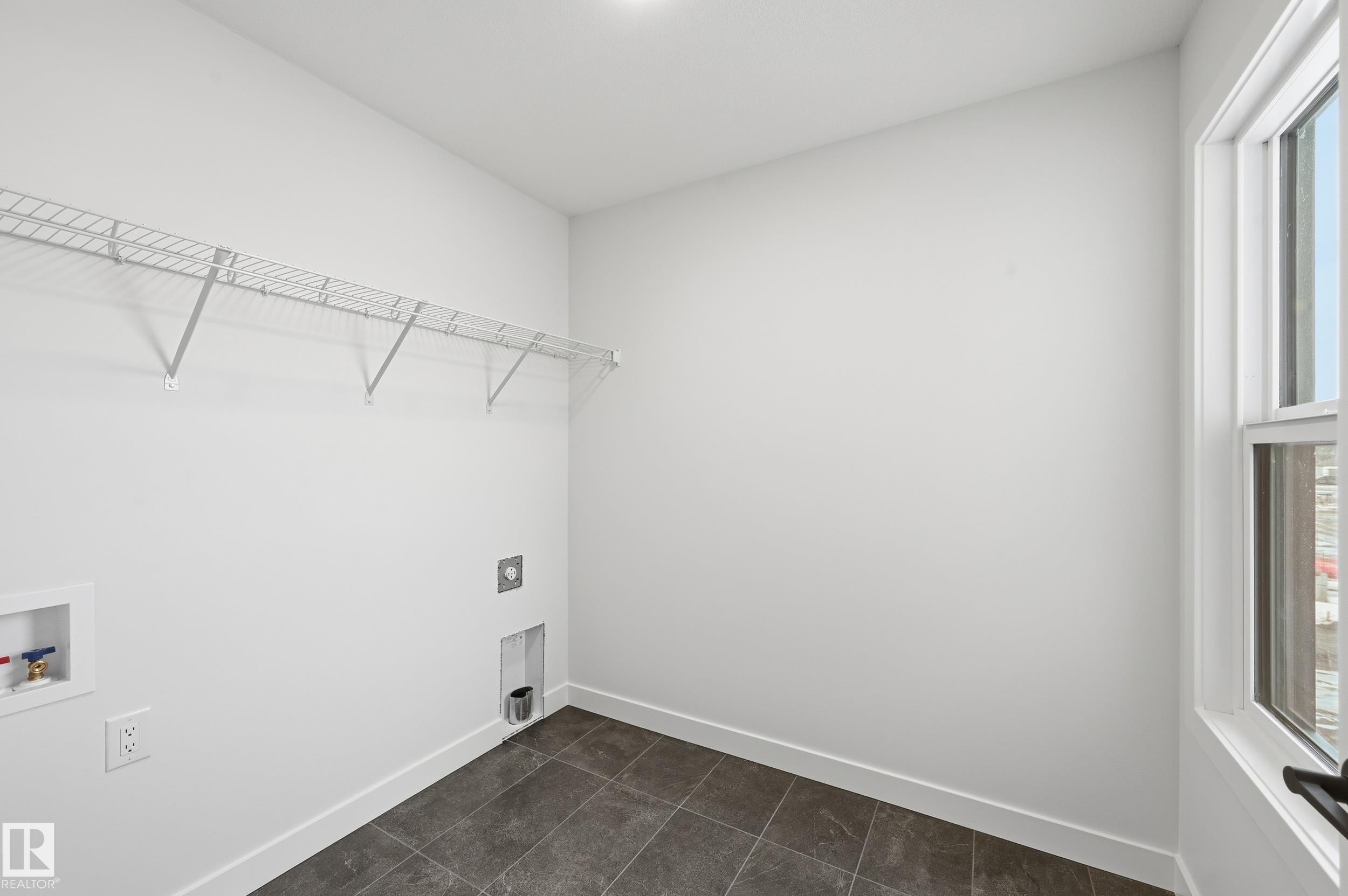 15 Gable Common, Spruce Grove, AB - Indoor With Storage
