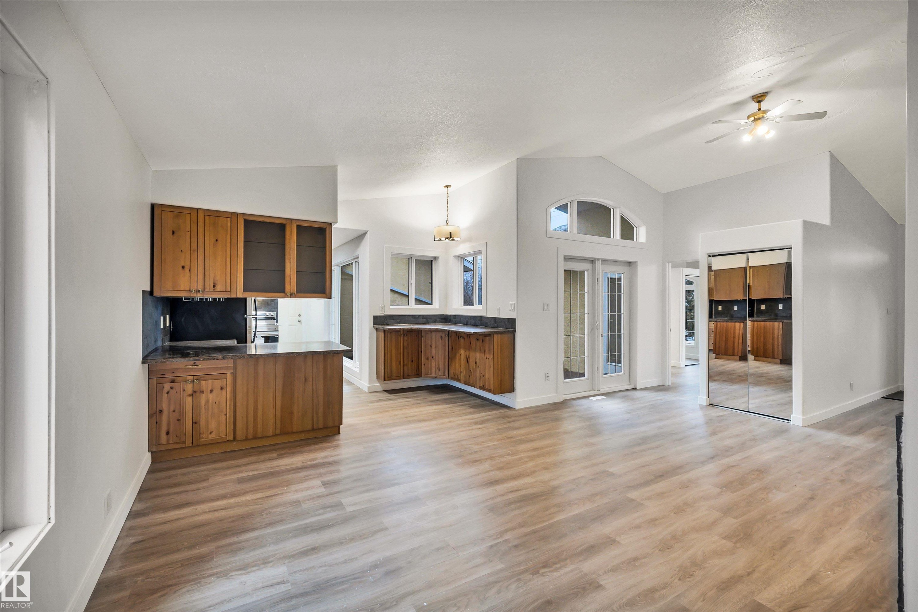 5220 47A Avenue, Rural Lac Ste. Anne County, AB - Indoor Photo Showing Kitchen