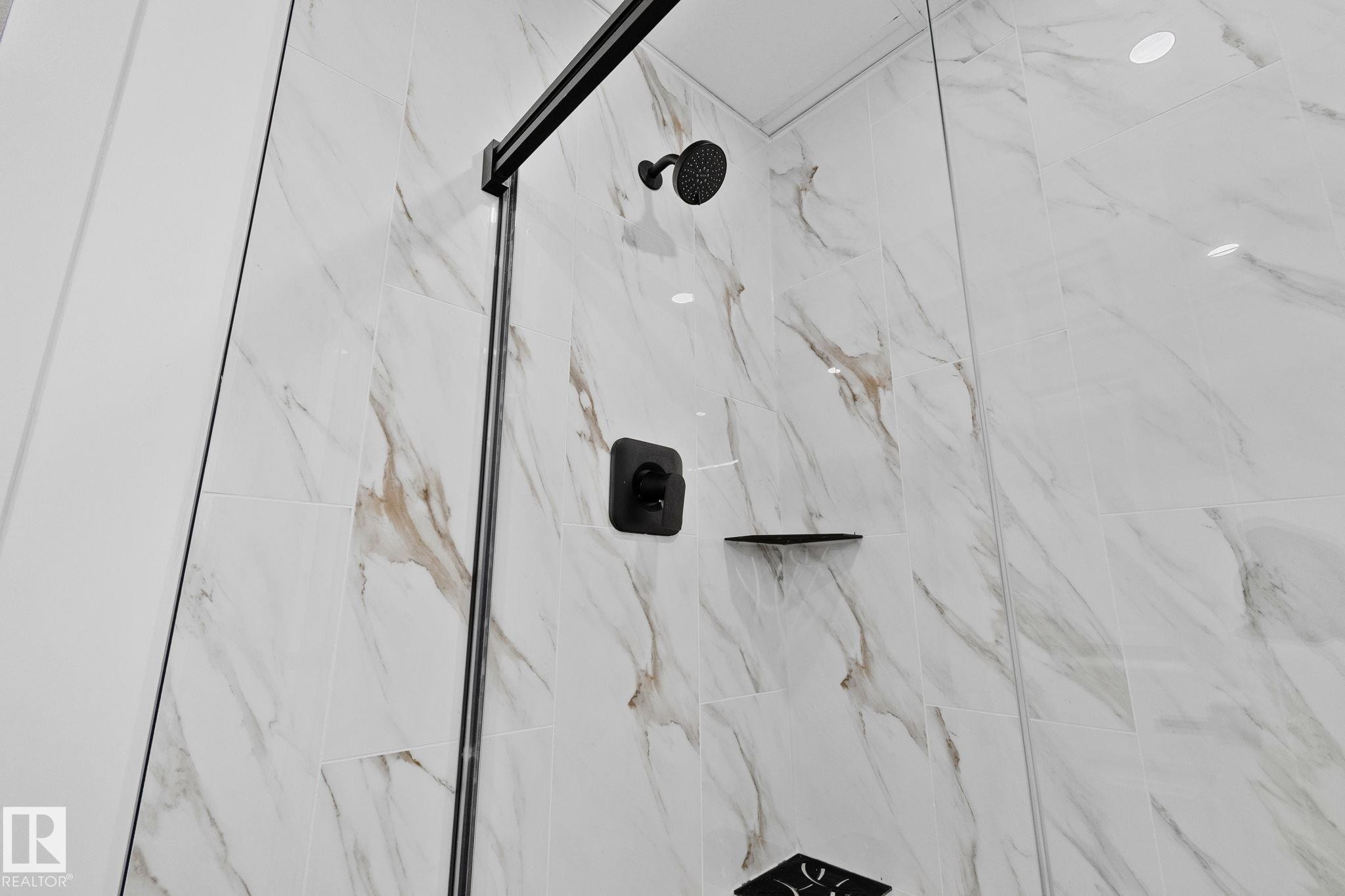 16 Larose Drive, St. Albert, AB - Indoor Photo Showing Bathroom