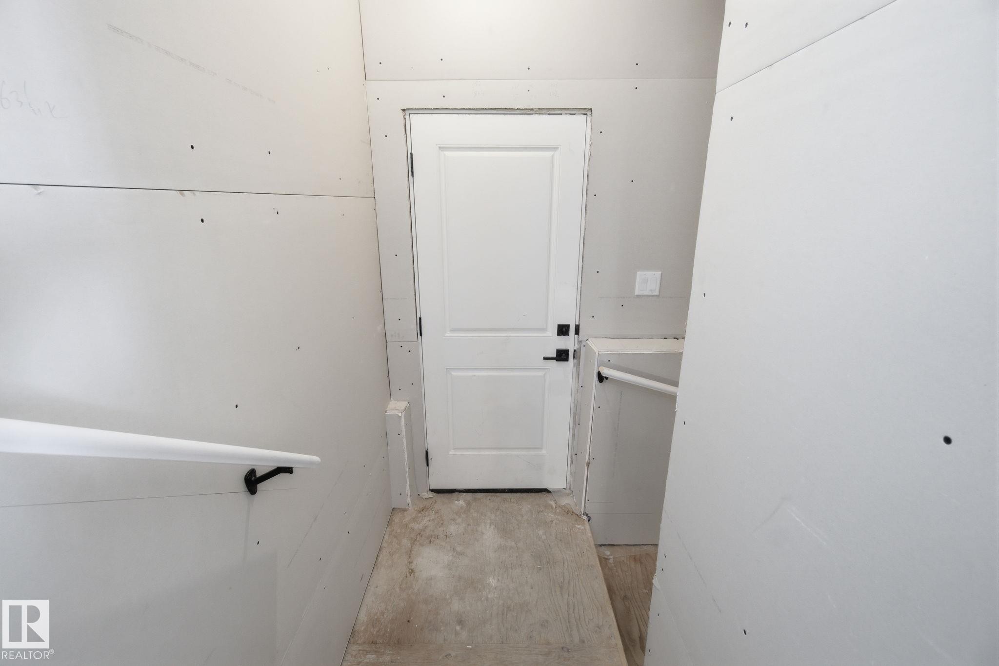 View of corridor - 17108 2 Street, Edmonton, AB - Indoor Photo Showing Other Room