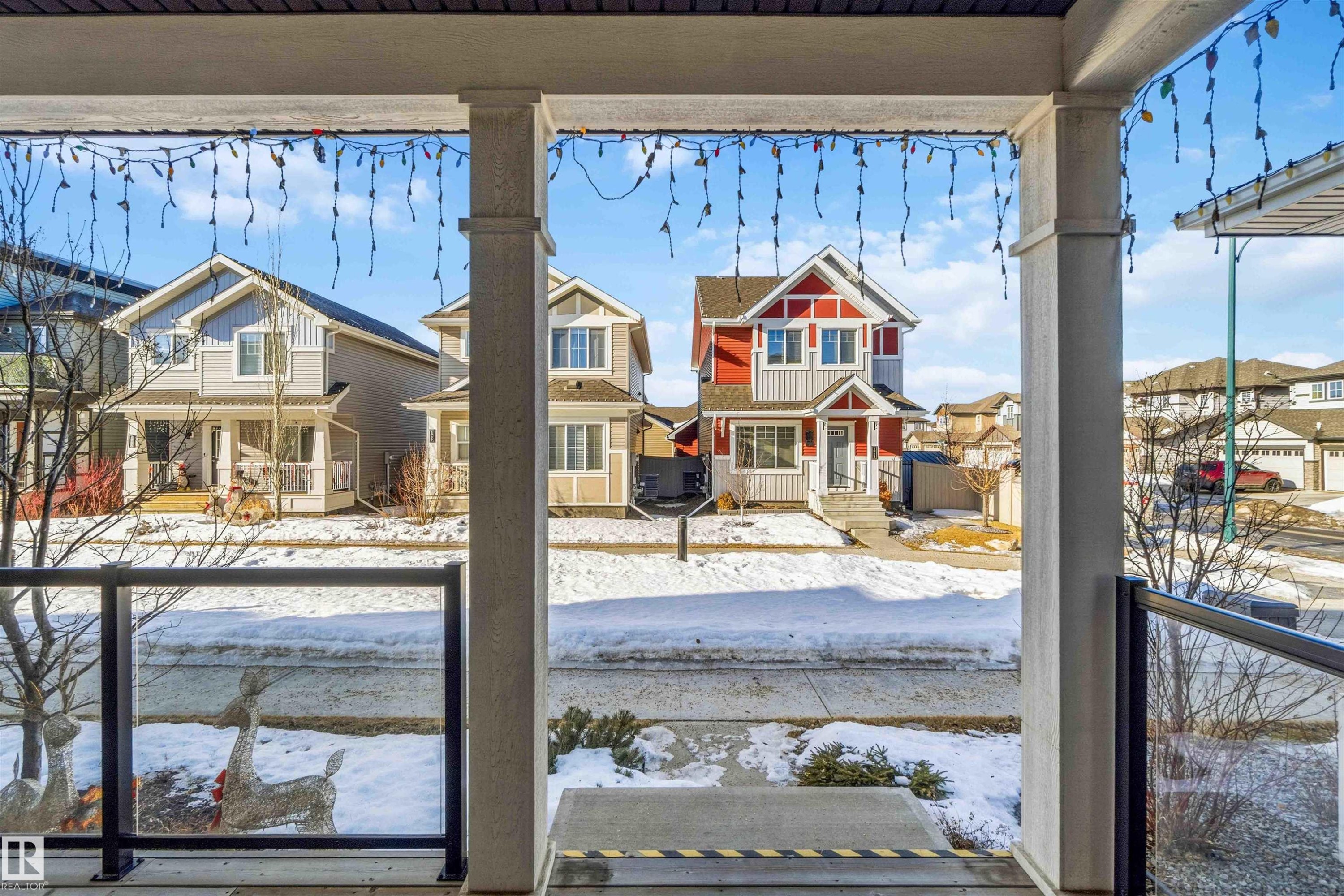 Detailed view of a residential view - 1908 25 Street, Edmonton, AB - Photo Showing Other Room