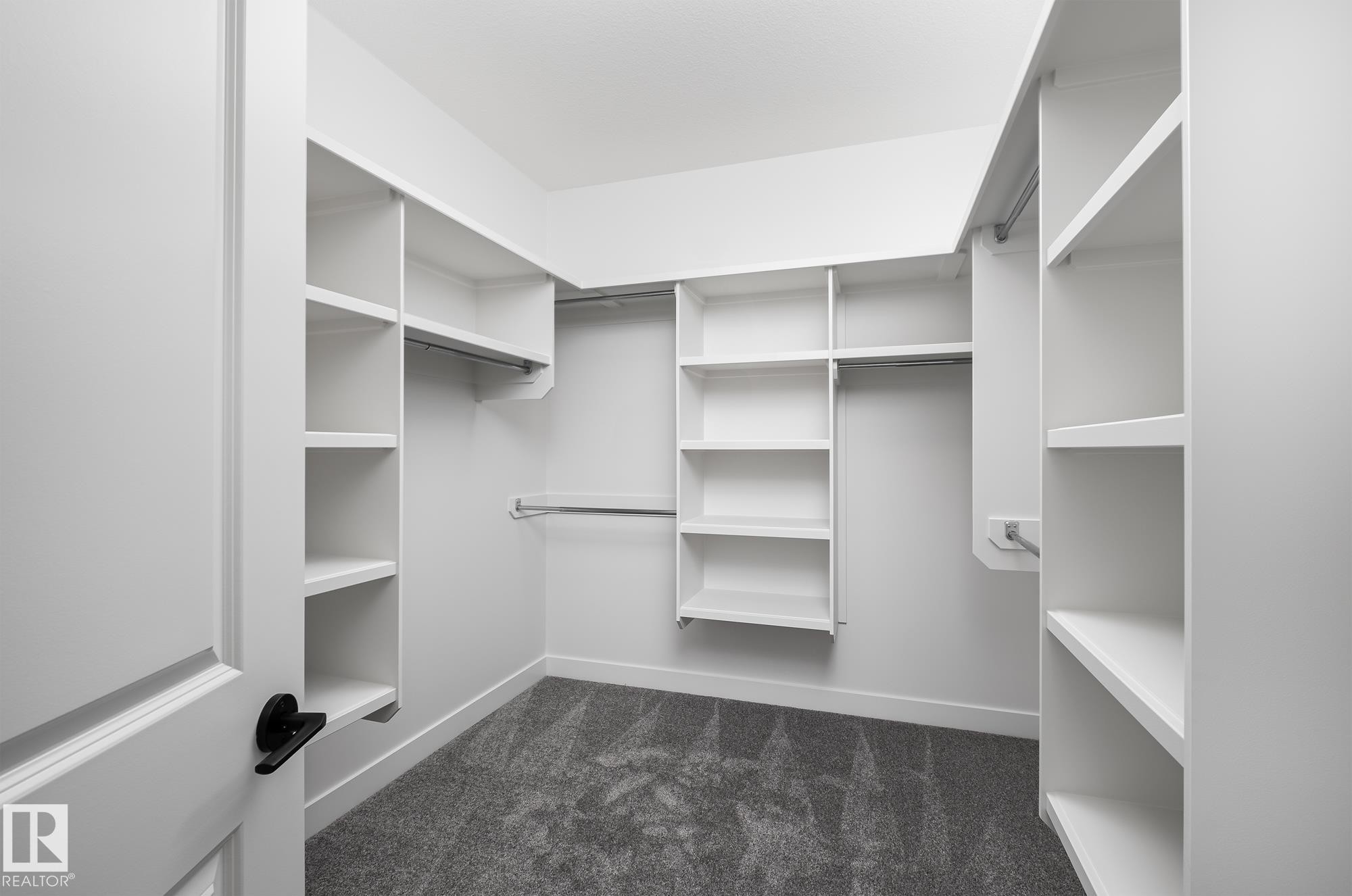 6884 Knox Loop Sw, Edmonton, AB - Indoor With Storage
