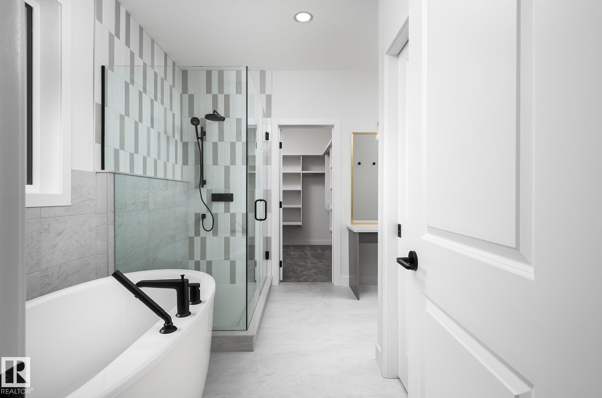 6884 Knox Loop Sw, Edmonton, AB - Indoor