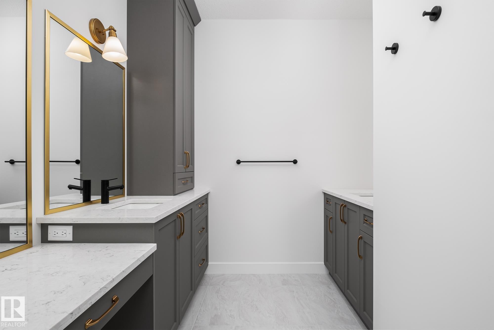 6884 Knox Loop Sw, Edmonton, AB - Indoor Photo Showing Laundry Room