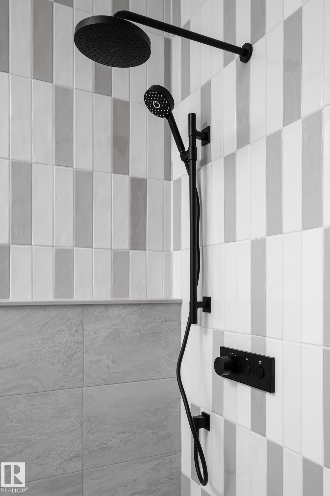 6884 Knox Loop Sw, Edmonton, AB - Indoor