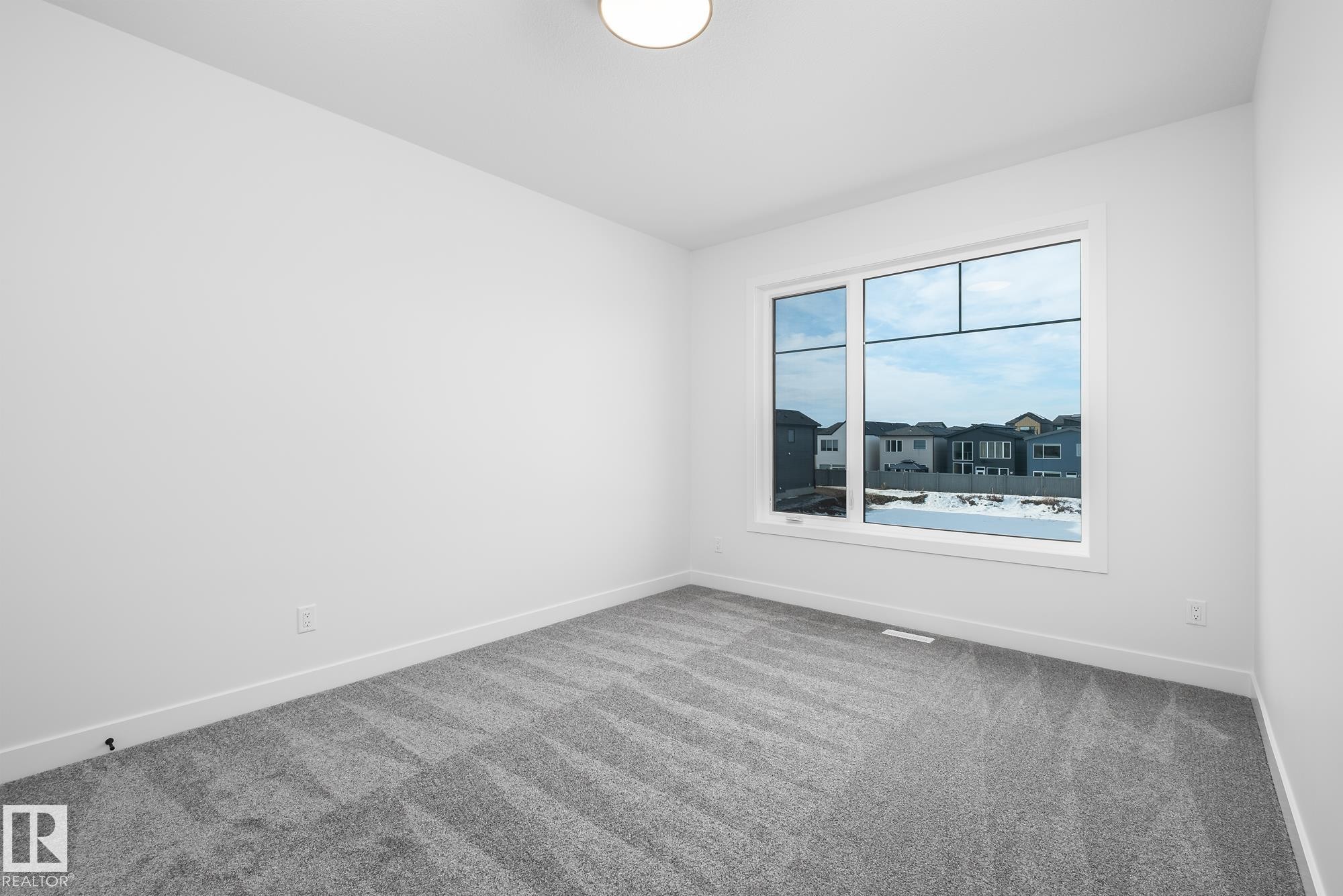 6884 Knox Loop Sw, Edmonton, AB - Indoor Photo Showing Other Room