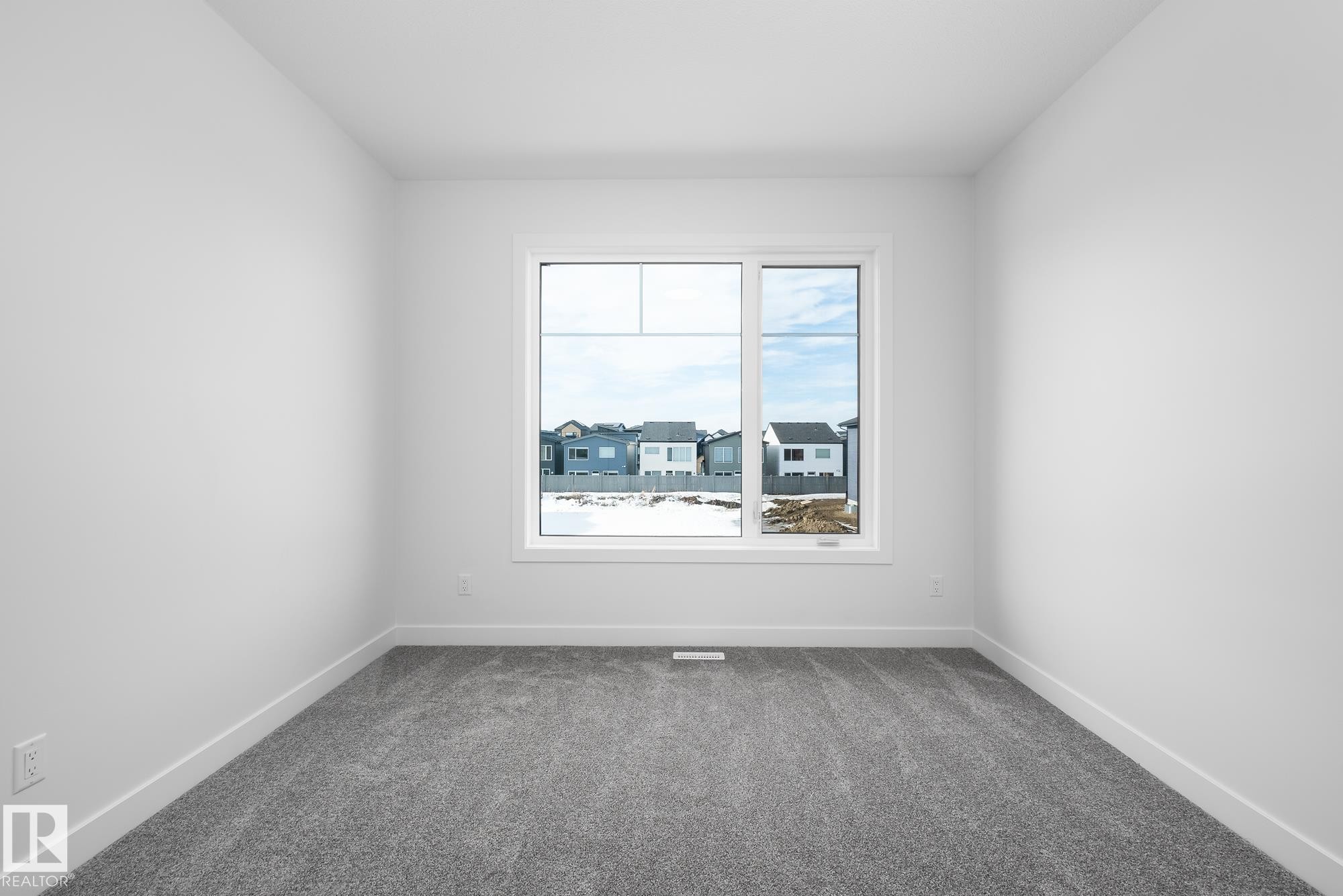 6884 Knox Loop Sw, Edmonton, AB - Indoor Photo Showing Other Room