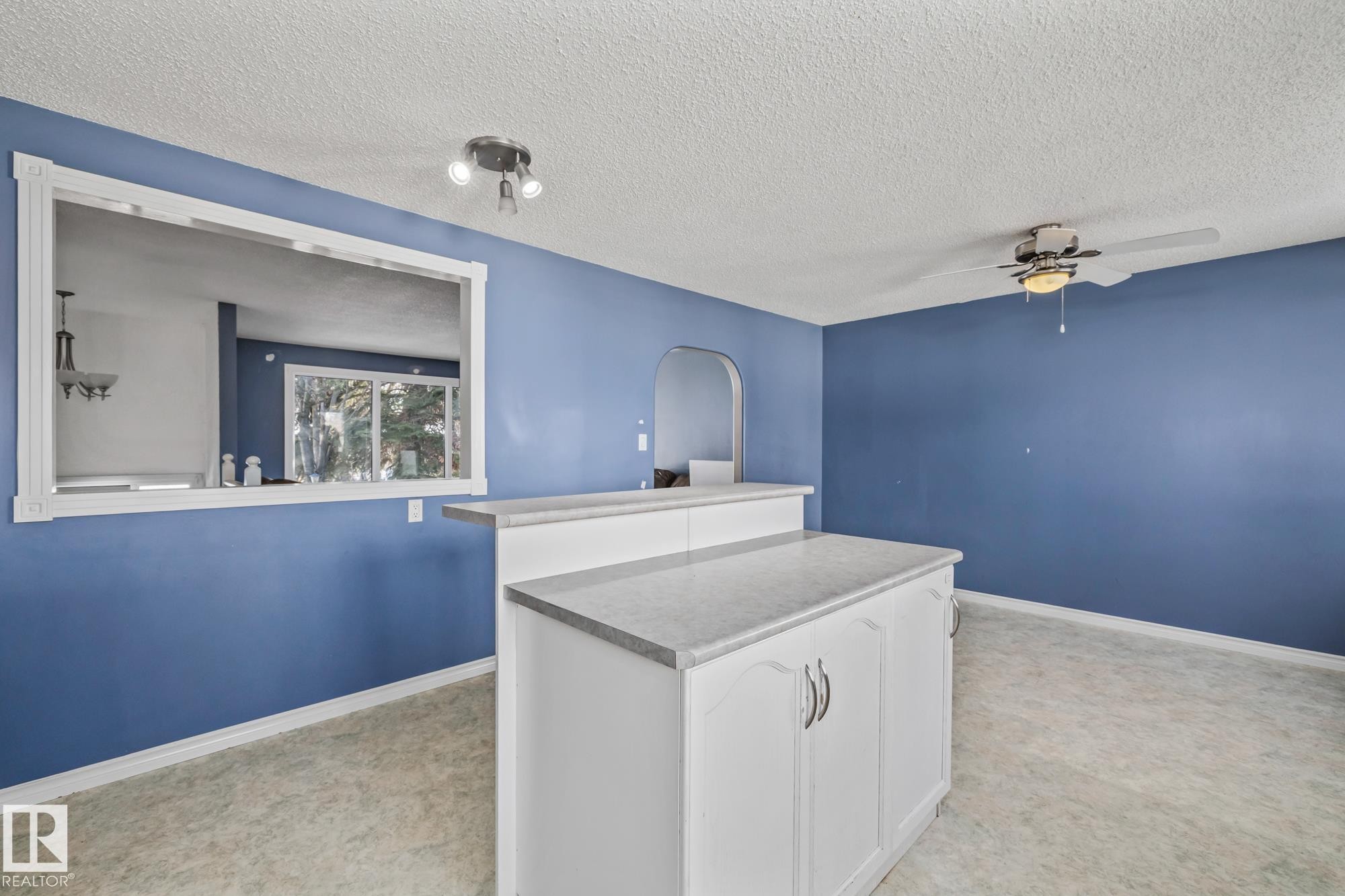 60 Fair Oaks Drive, St. Albert, AB - Indoor