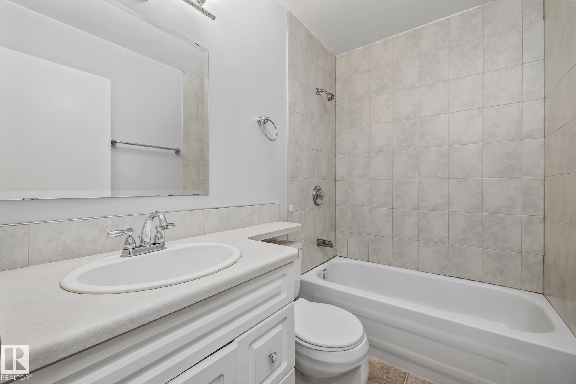 60 Fair Oaks Drive, St. Albert, AB - Indoor Photo Showing Bathroom