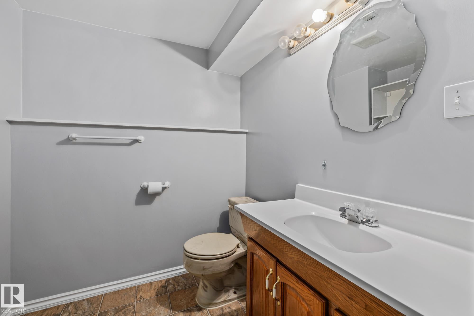 60 Fair Oaks Drive, St. Albert, AB - Indoor Photo Showing Bathroom