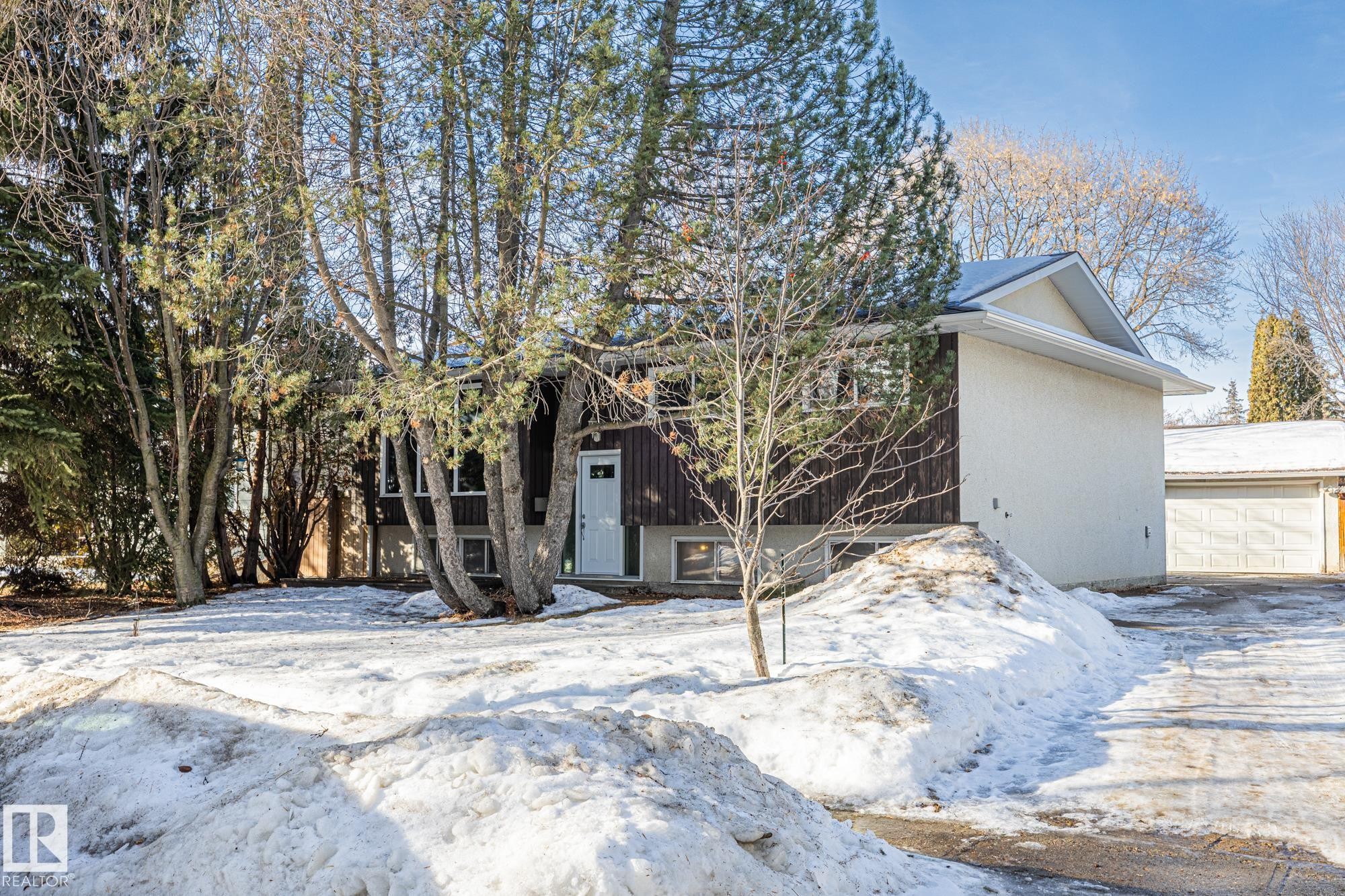 60 Fair Oaks Drive, St. Albert, AB - Outdoor