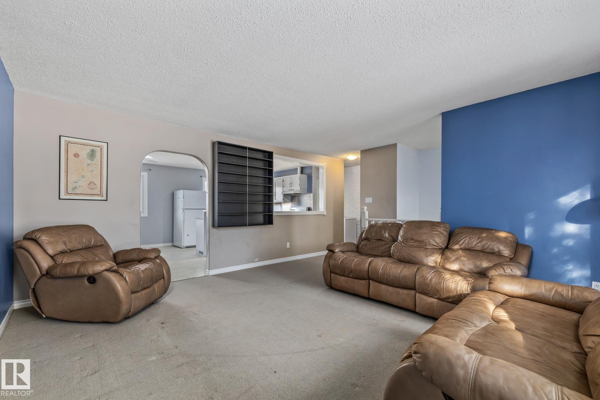 60 Fair Oaks Drive, St. Albert, AB - Indoor Photo Showing Living Room