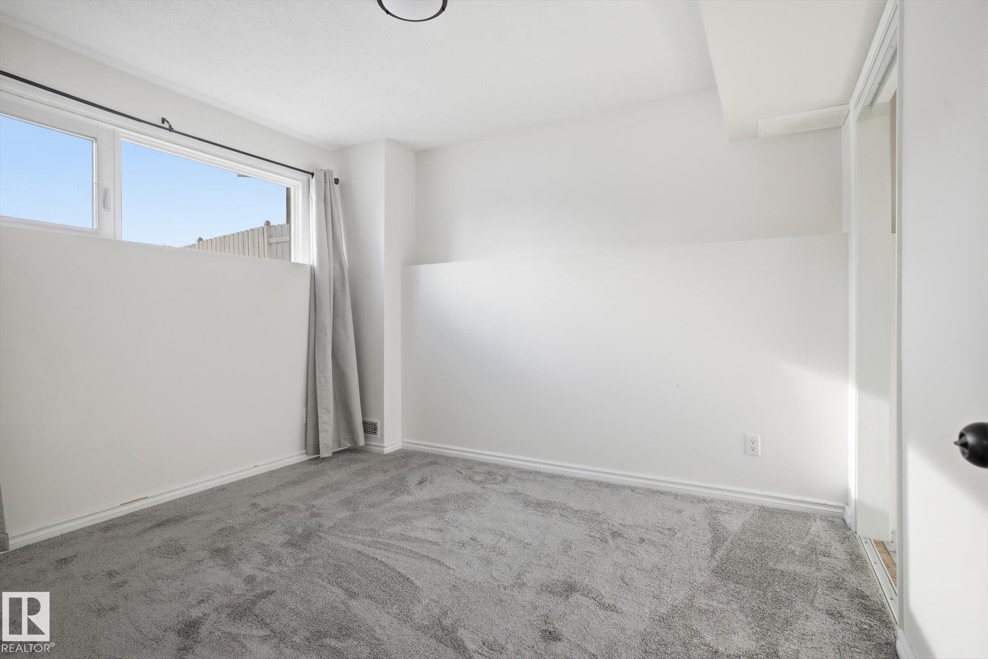 7807 145 Avenue, Edmonton, AB - Indoor Photo Showing Other Room