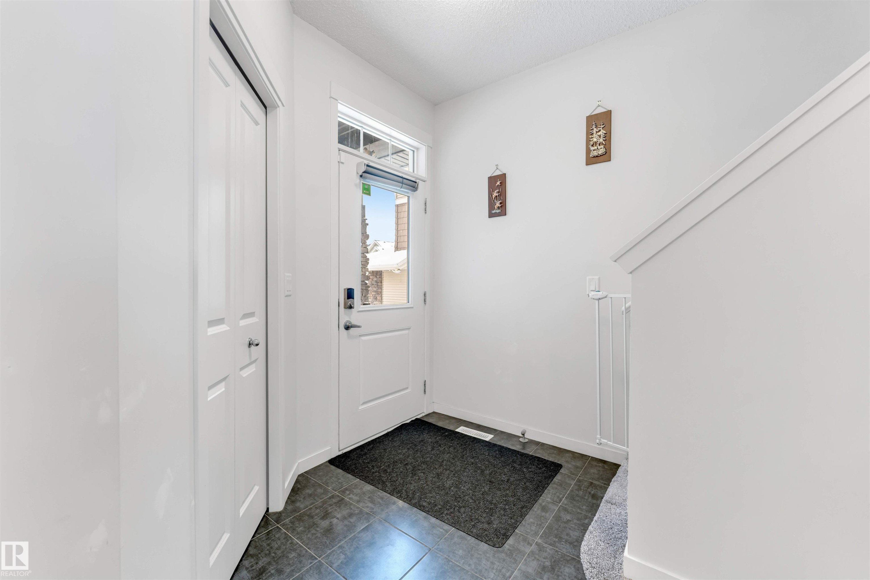 933 Mcconachie Boulevard, Edmonton, AB - Indoor Photo Showing Other Room