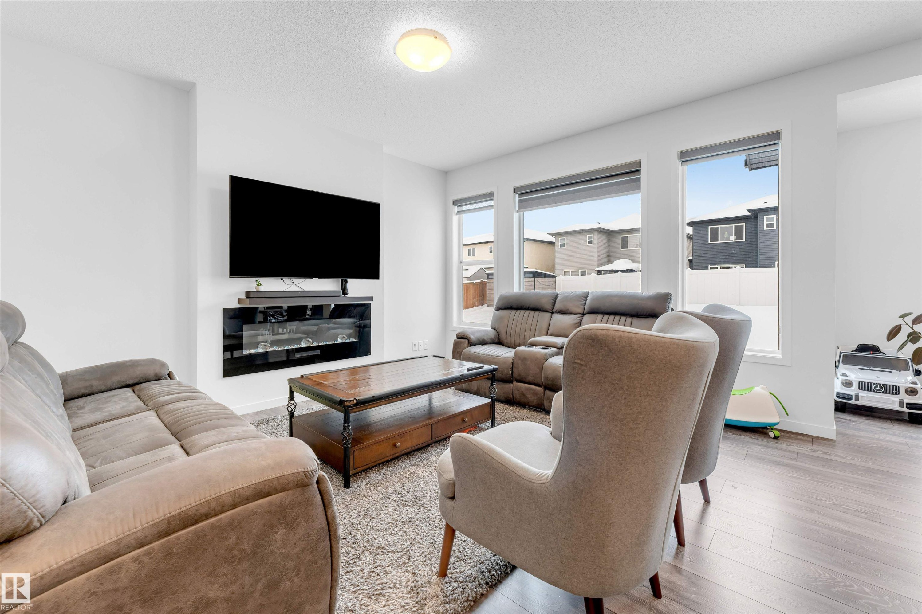 933 Mcconachie Boulevard, Edmonton, AB - Indoor Photo Showing Living Room With Fireplace
