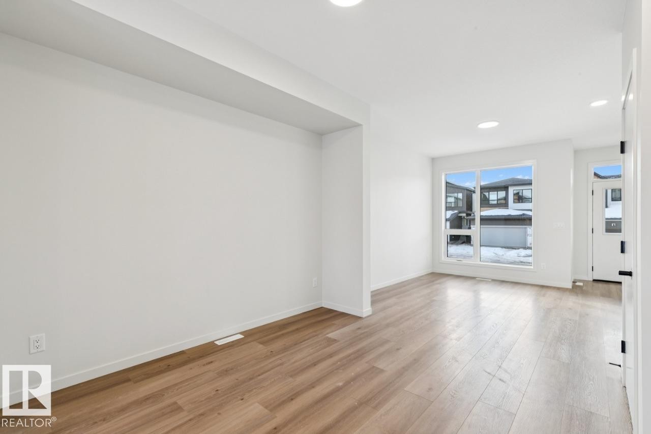 7460 Klapstein Crescent, Edmonton, AB - Indoor