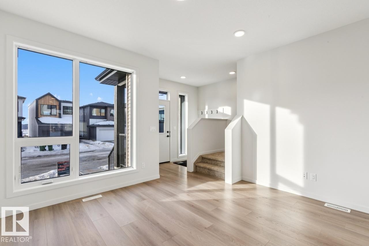 7460 Klapstein Crescent, Edmonton, AB - Indoor Photo Showing Other Room