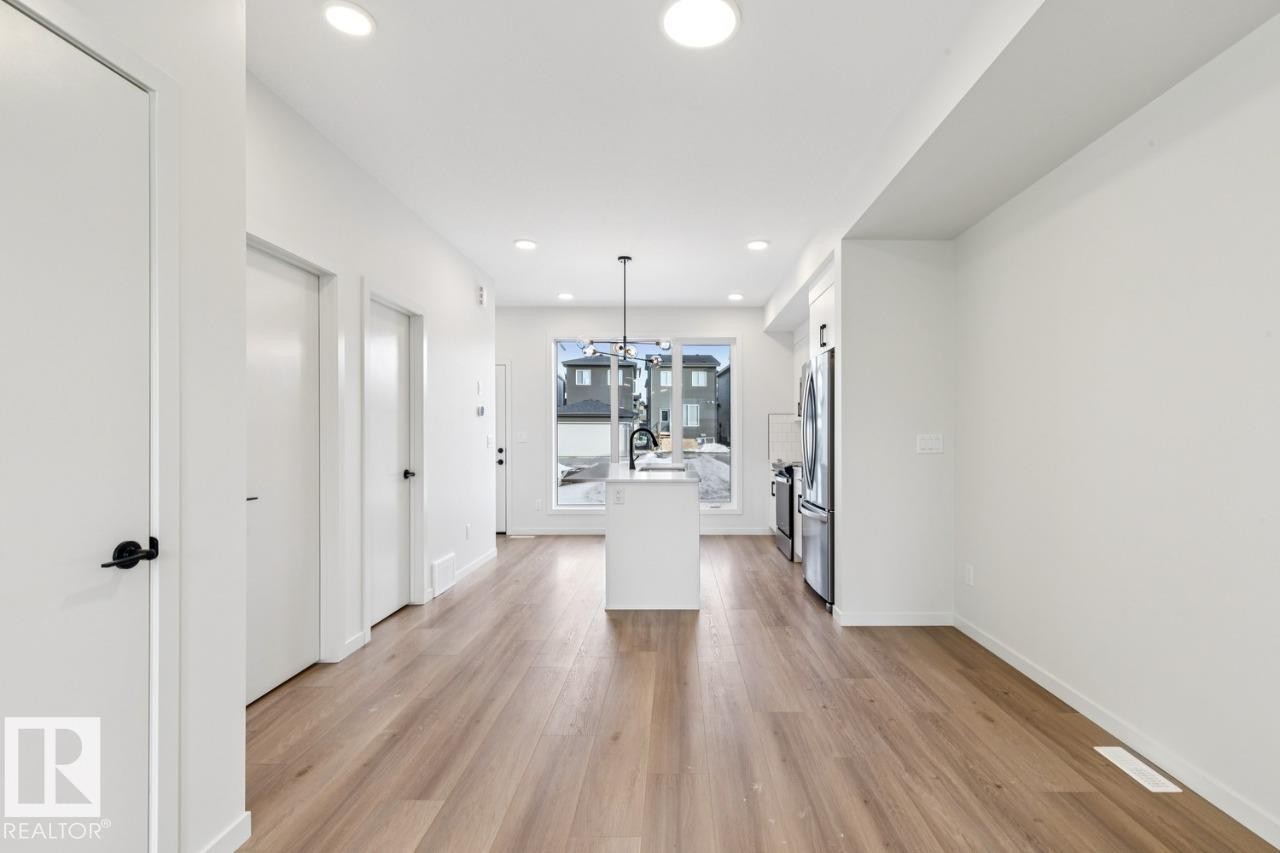 7460 Klapstein Crescent, Edmonton, AB - Indoor Photo Showing Other Room