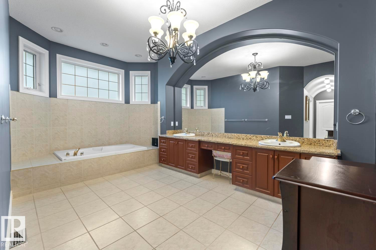 3006 Wayne Way, Cold Lake, AB - Indoor Photo Showing Bathroom