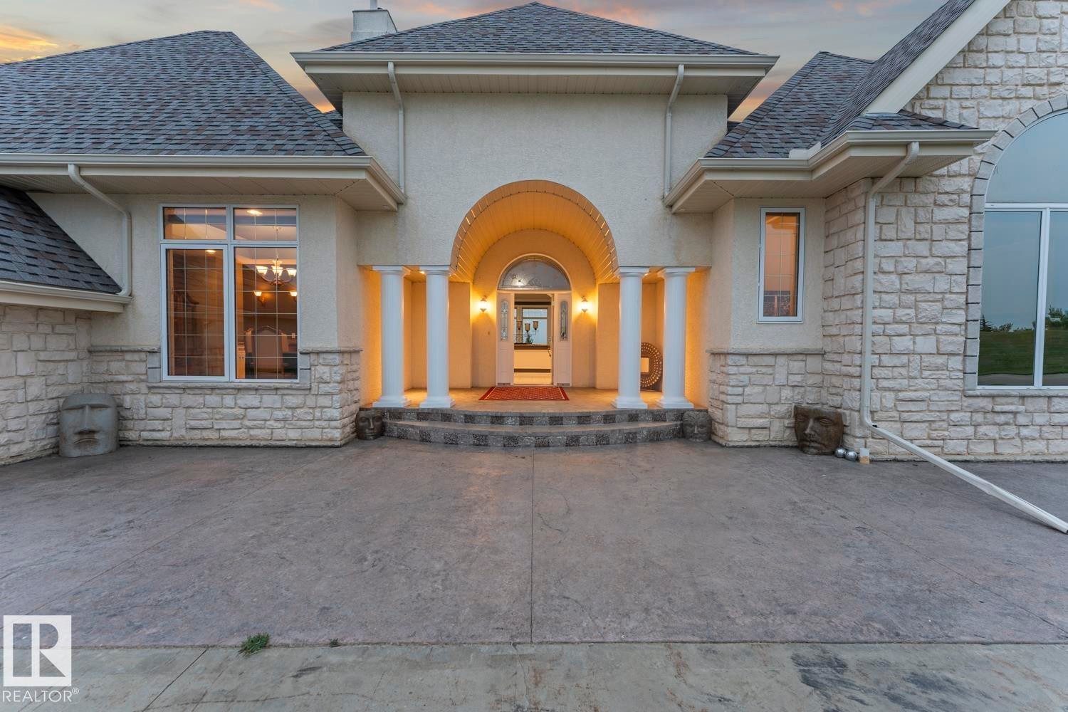 3006 Wayne Way, Cold Lake, AB - Outdoor