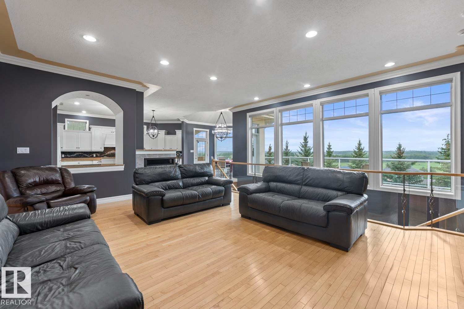 3006 Wayne Way, Cold Lake, AB - Indoor Photo Showing Living Room
