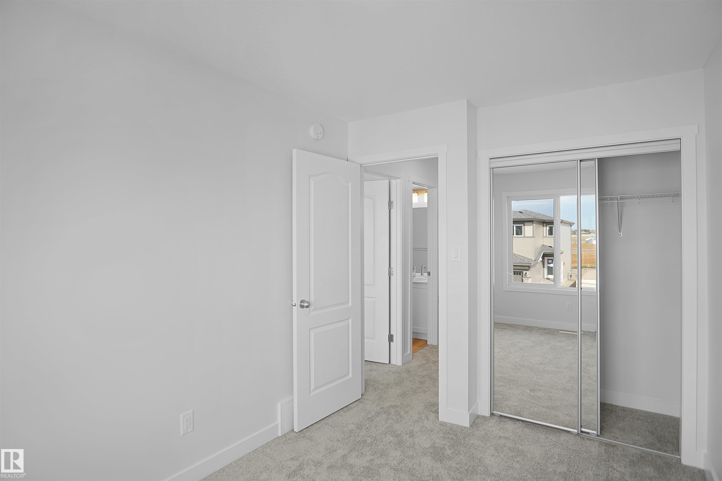 21035 25 Avenue, Edmonton, AB - Indoor Photo Showing Other Room