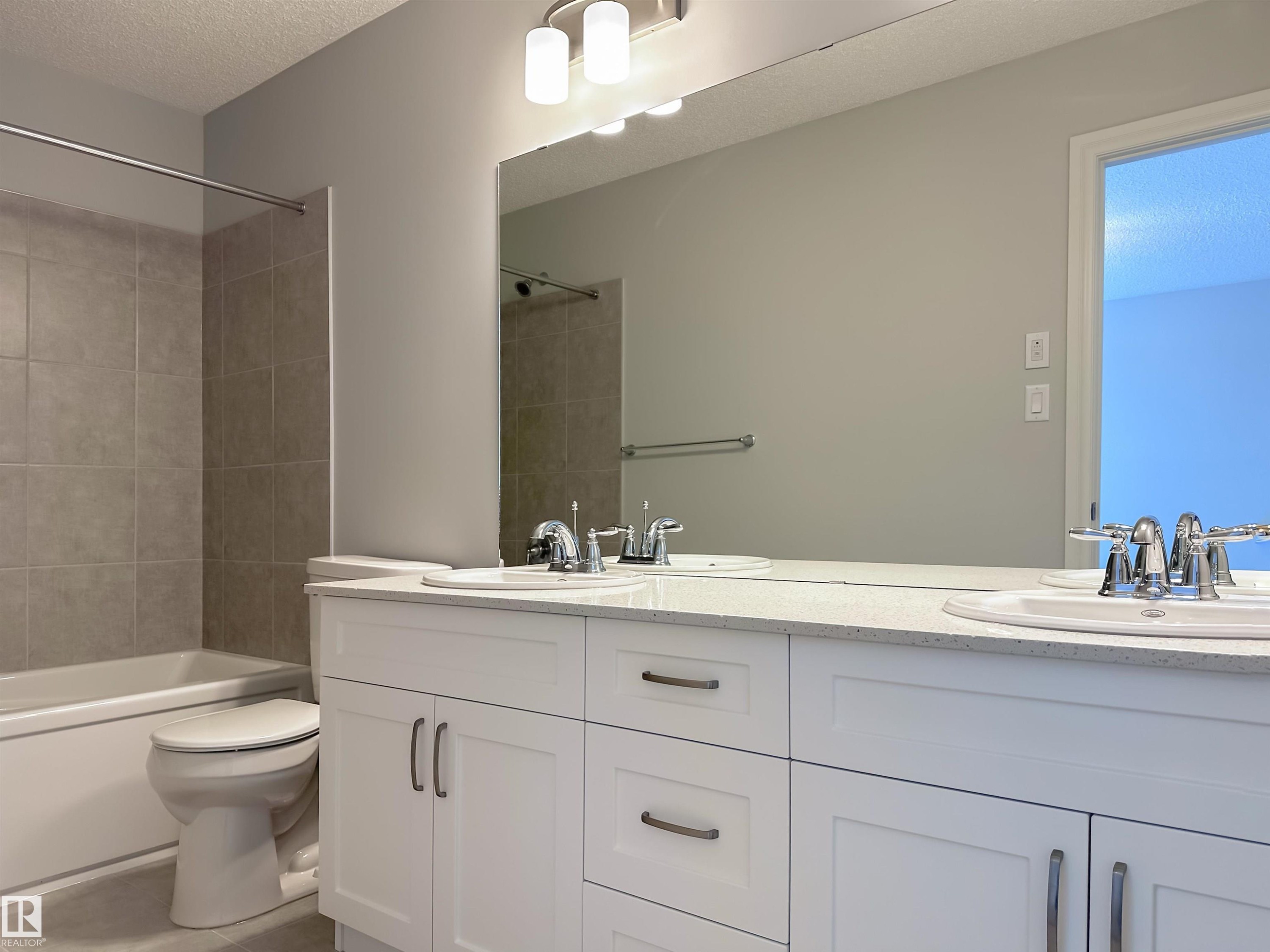 21031 25 Avenue, Edmonton, AB - Indoor Photo Showing Bathroom